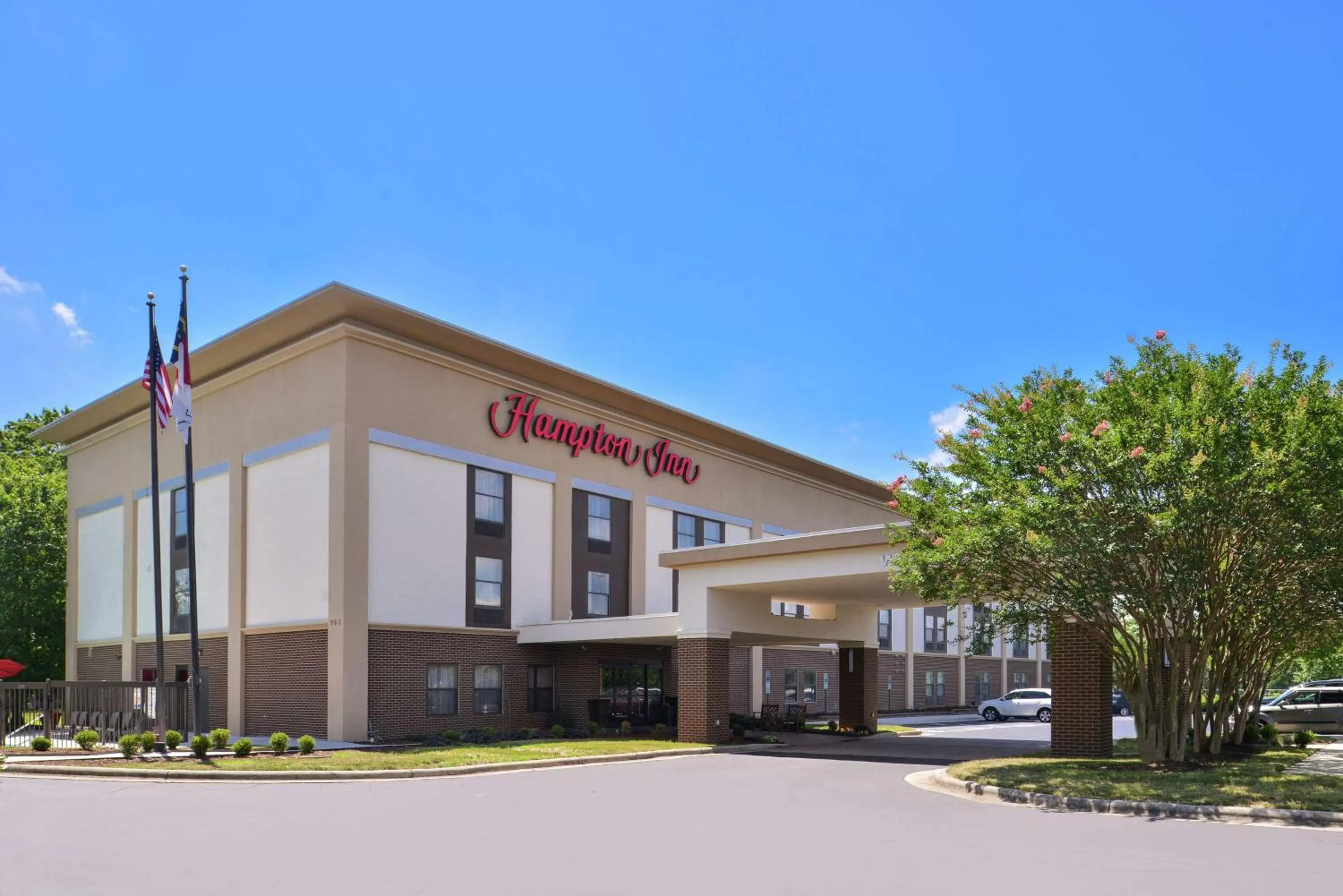 Property building in Hampton Inn Greensboro East / McLeansville