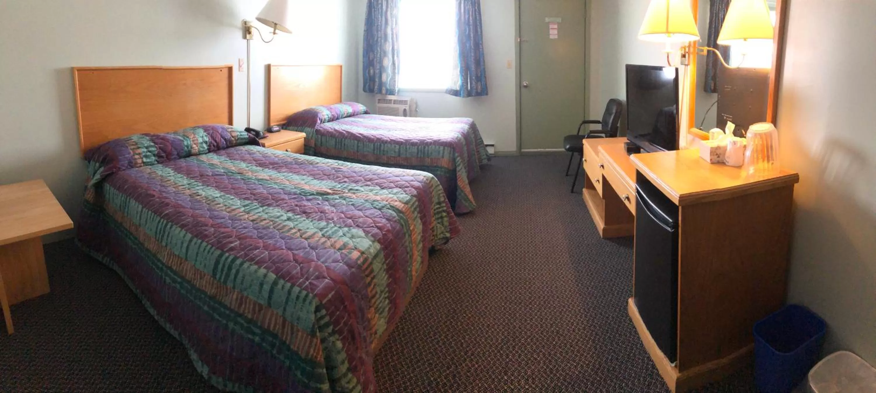 Bed in Chimo Motel