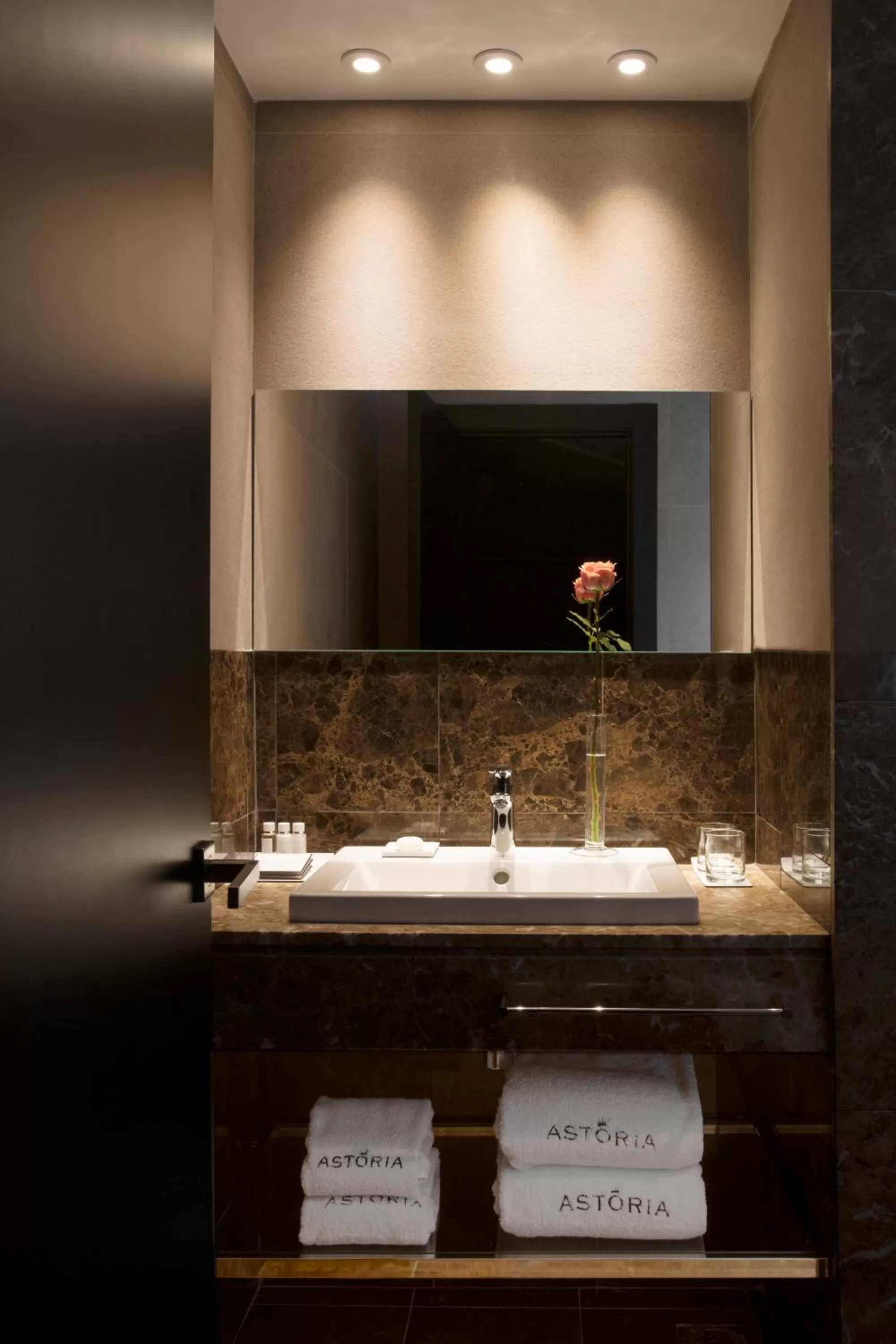 Bathroom in Hotel Astoria