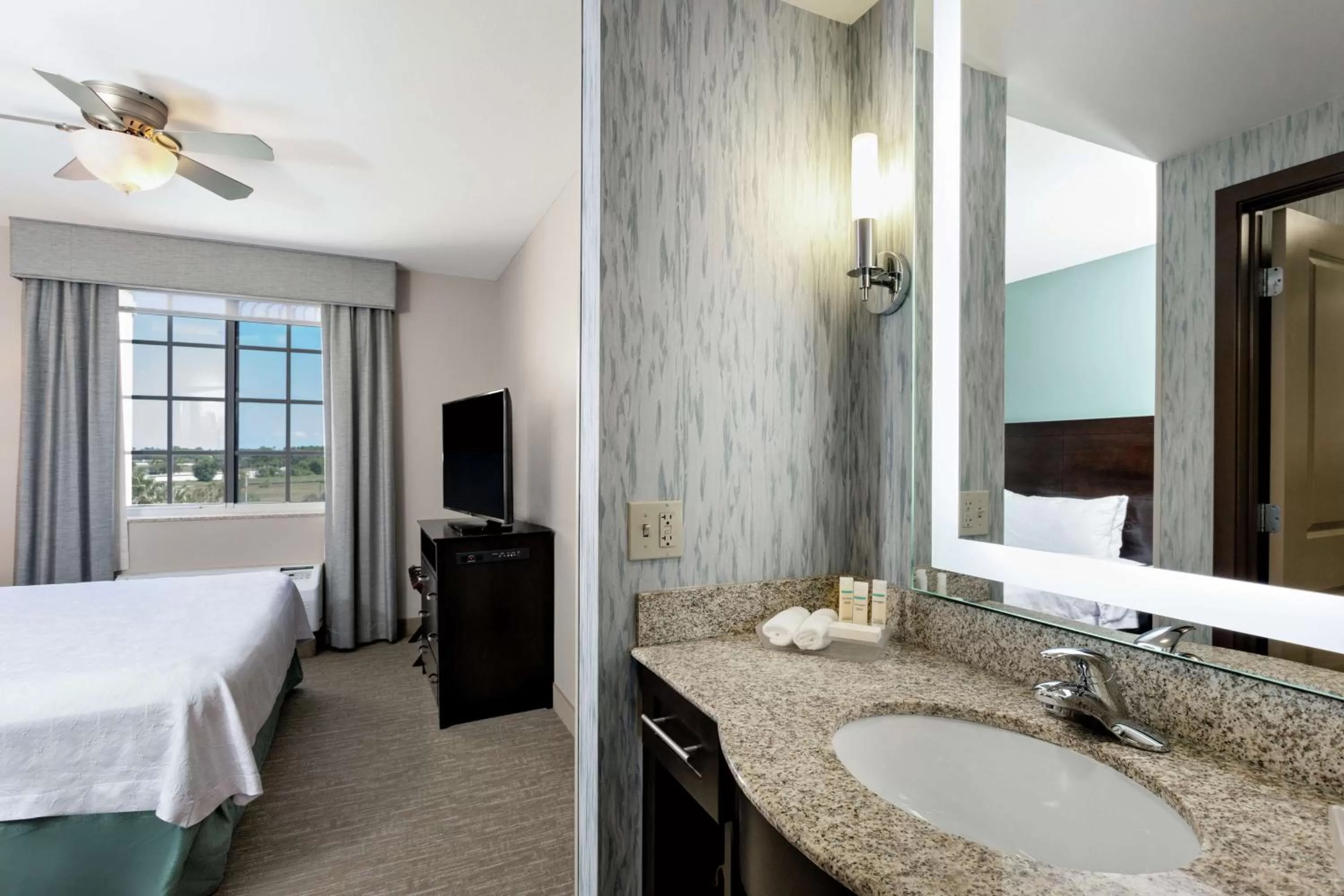 Bedroom, Bed in Homewood Suites Port Saint Lucie-Tradition
