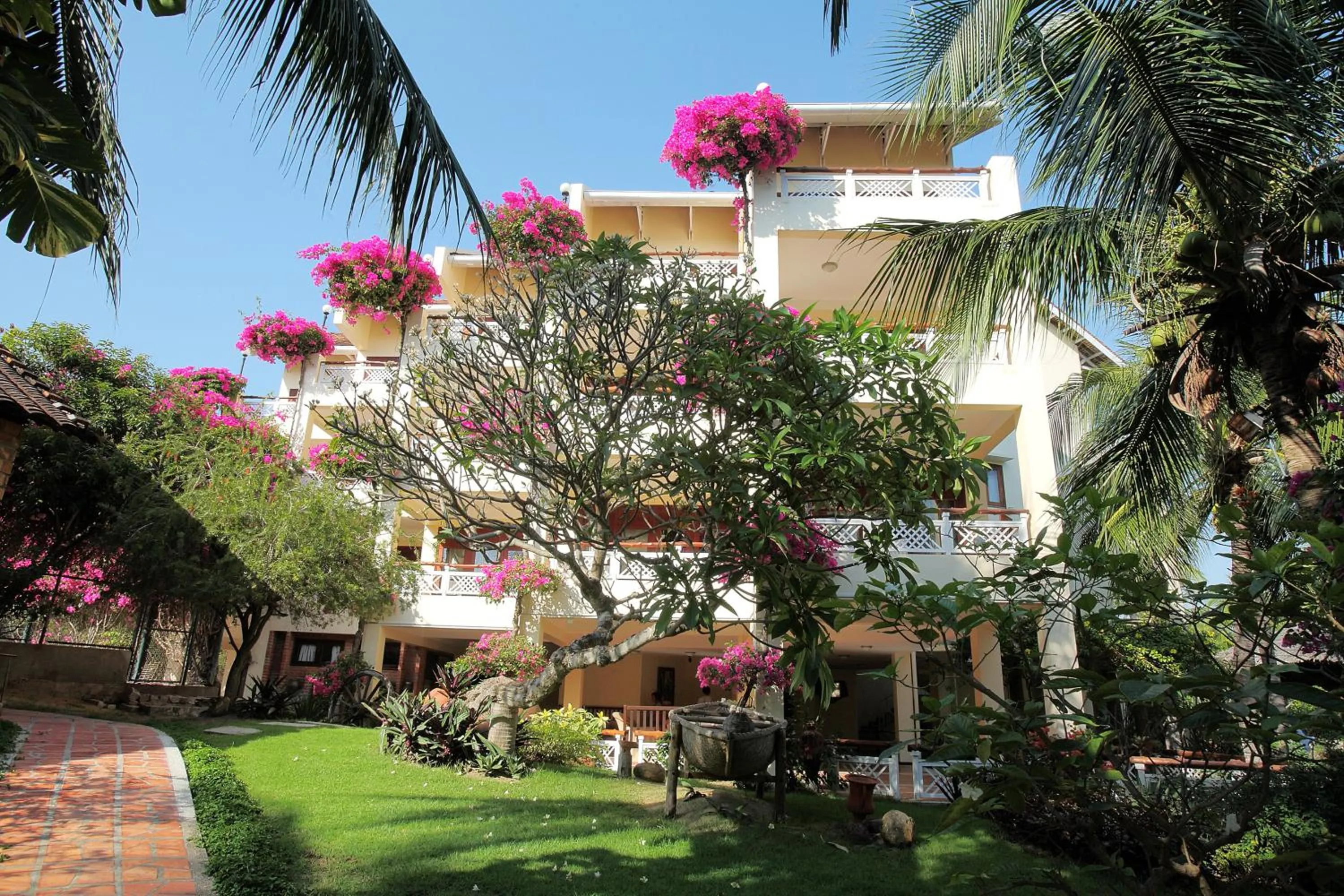 Facade/entrance in Saigon Mui Ne Resort