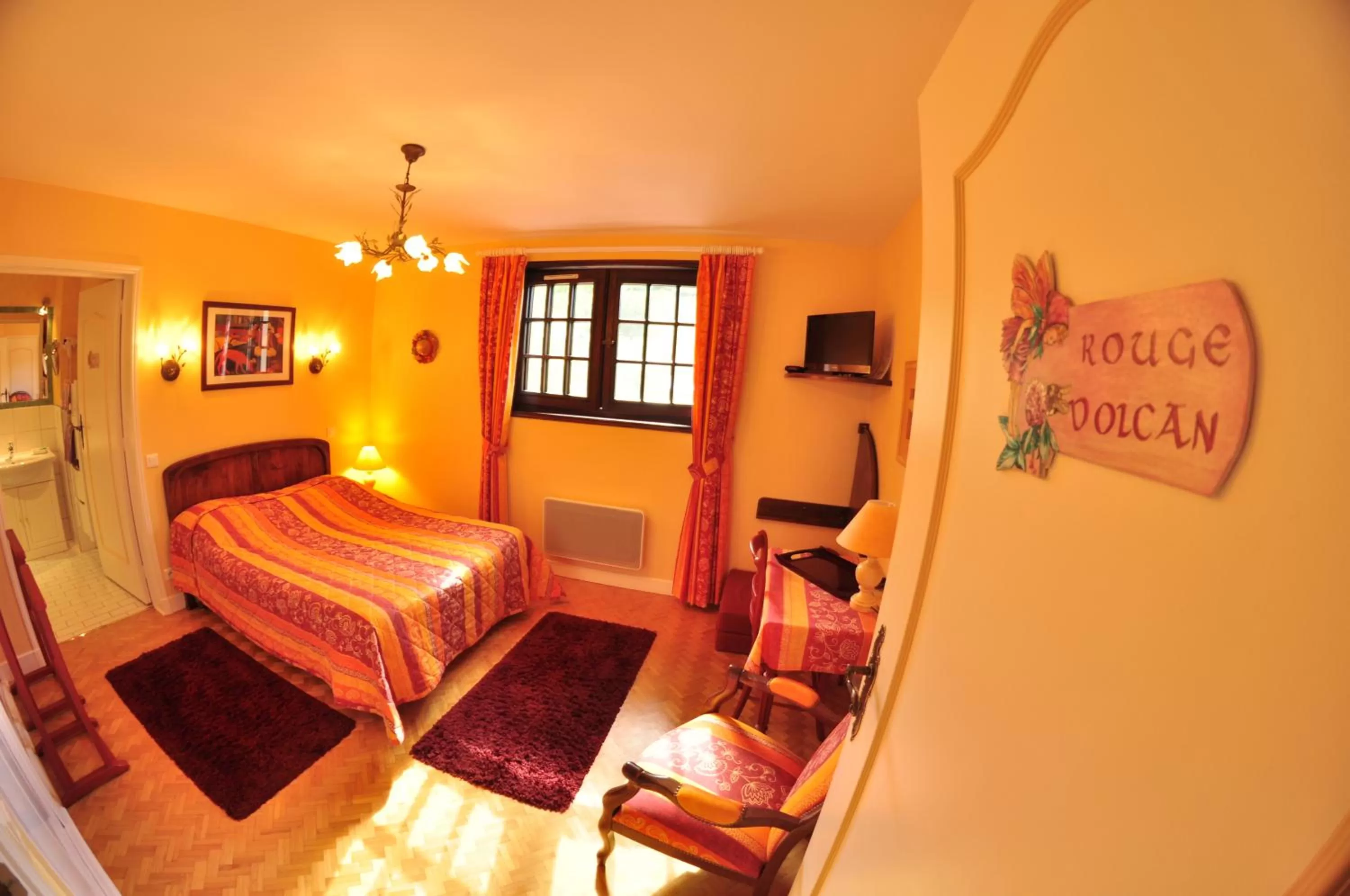 Photo of the whole room, Bed in Hôtel-Logis La Coraline