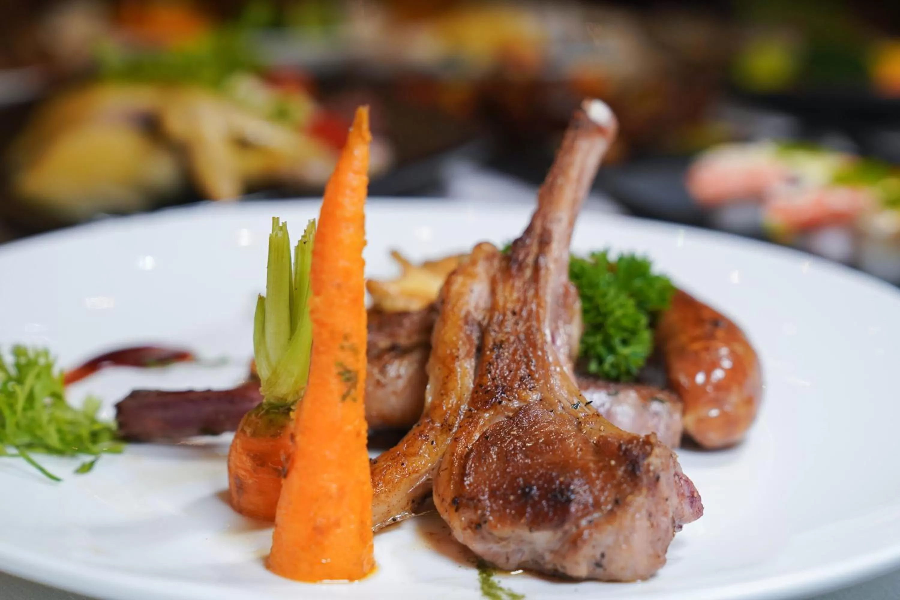 Food in Crowne Plaza Shenzhen Futian, Near to Shenzhen Convention&Exhibition Centre, Shenzhen Stock Exchange and Shenzhen Civic Center, Outdoor Heated Pool