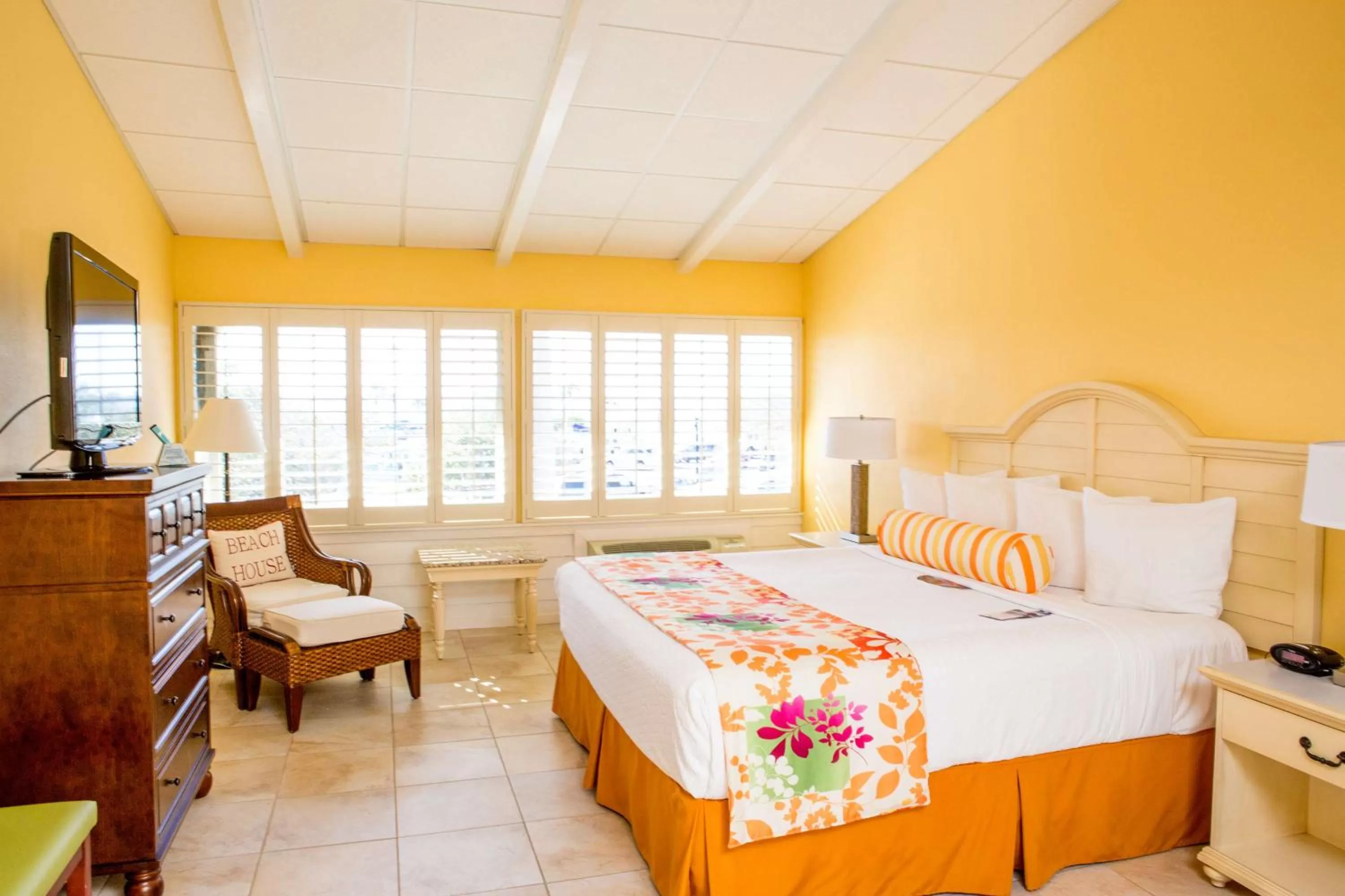 One-Bedroom Suite with One King and One Queen Bed with Spa Bath and Wet Bar - Non-Smoking in Best Western Plus Yacht Harbor Inn