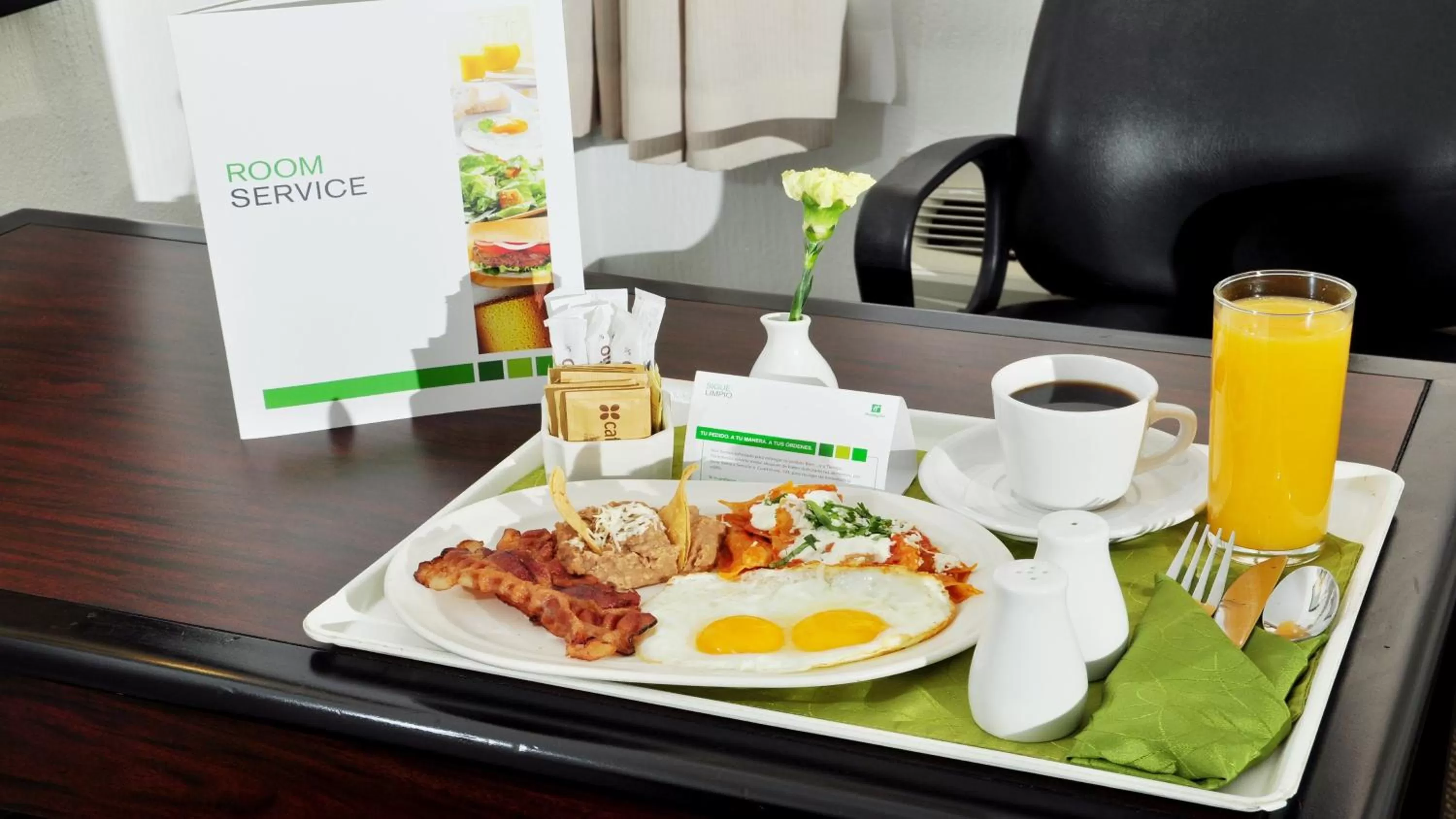 Photo of the whole room in Holiday Inn Tijuana Zona Rio by IHG