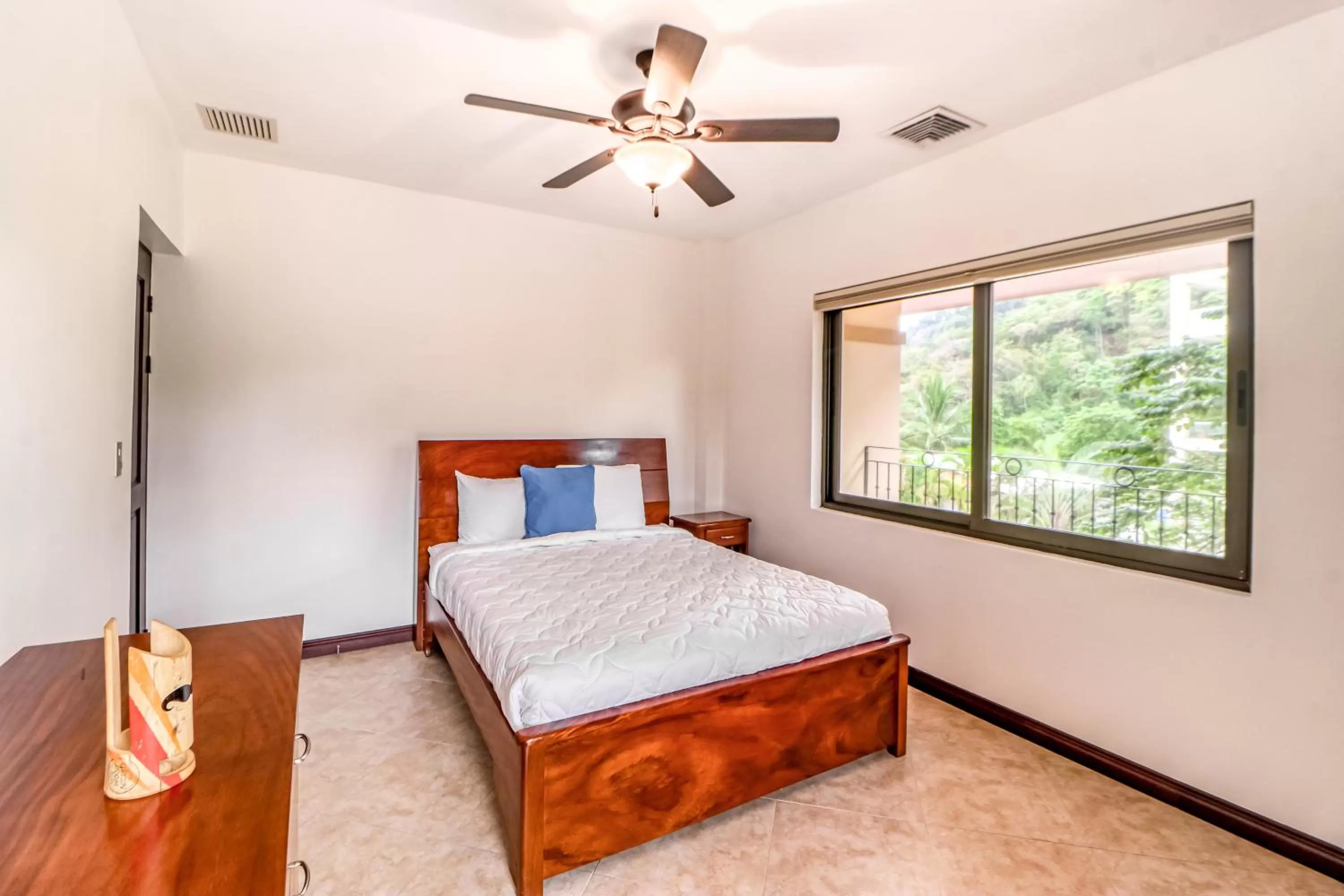 Bed in Tres Regalos 303N