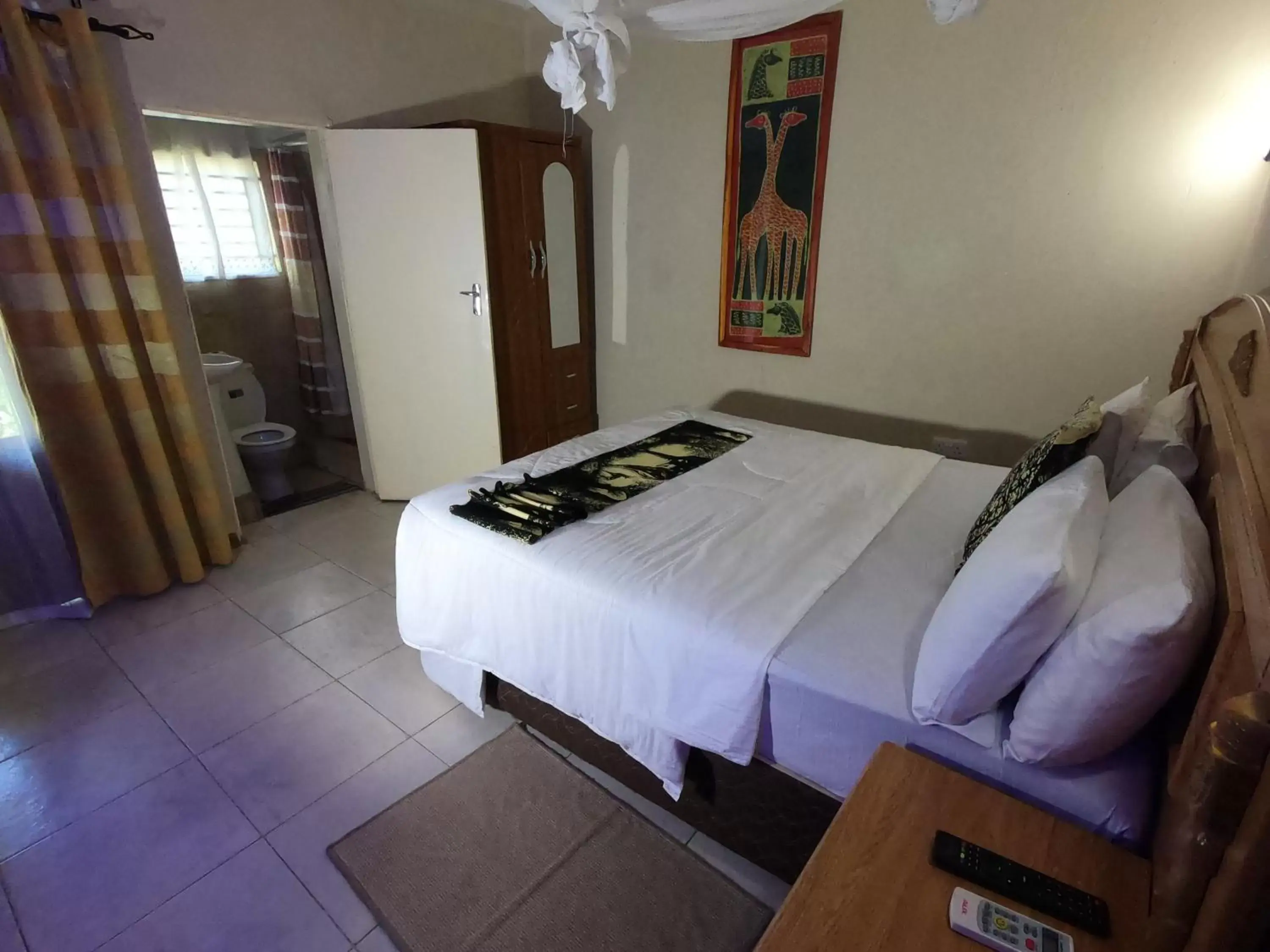 Economy Double Room in Golden Days Lodge Economy Double Room in Golden Days Lodge