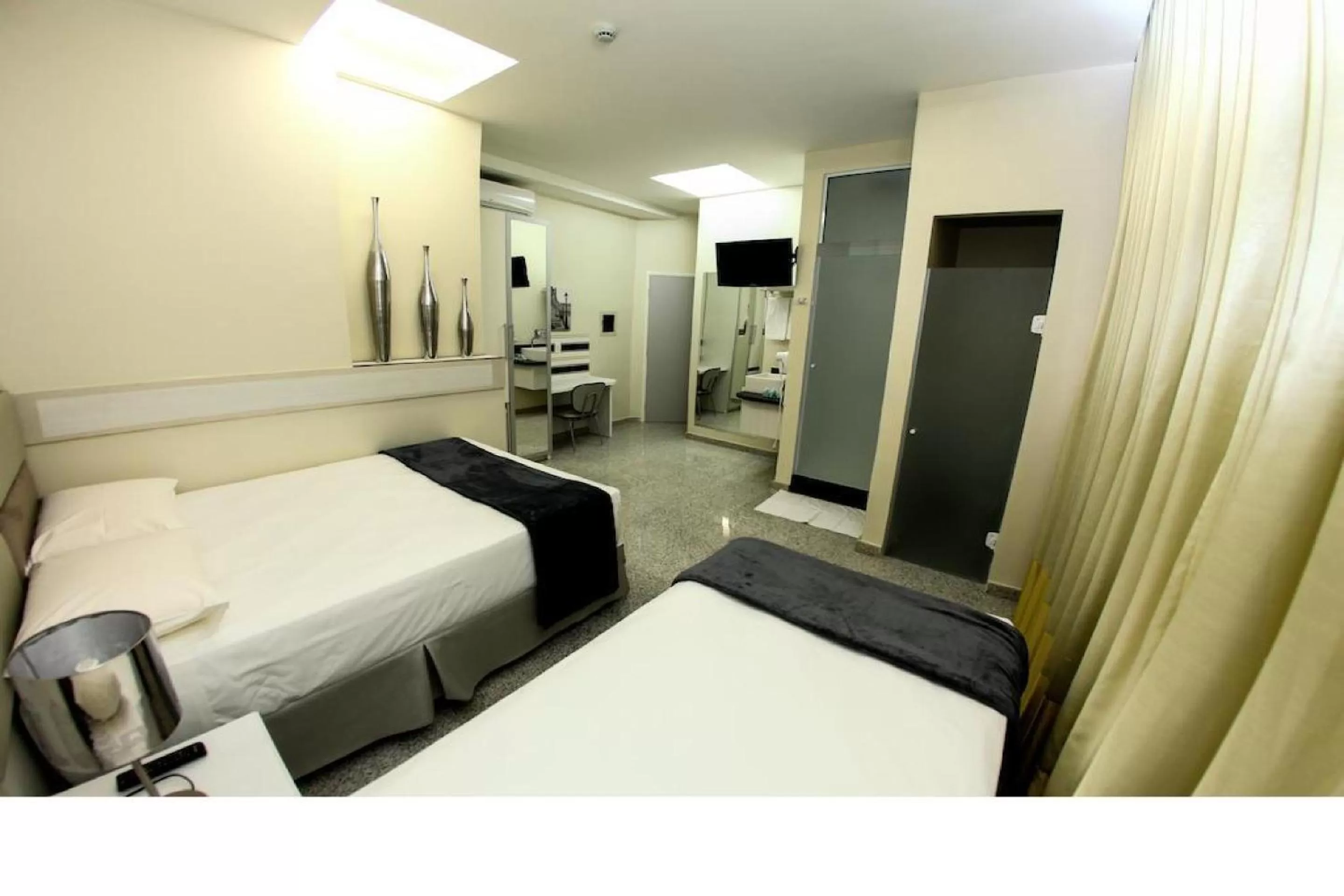 Bedroom, Bed in Compacto Hotel