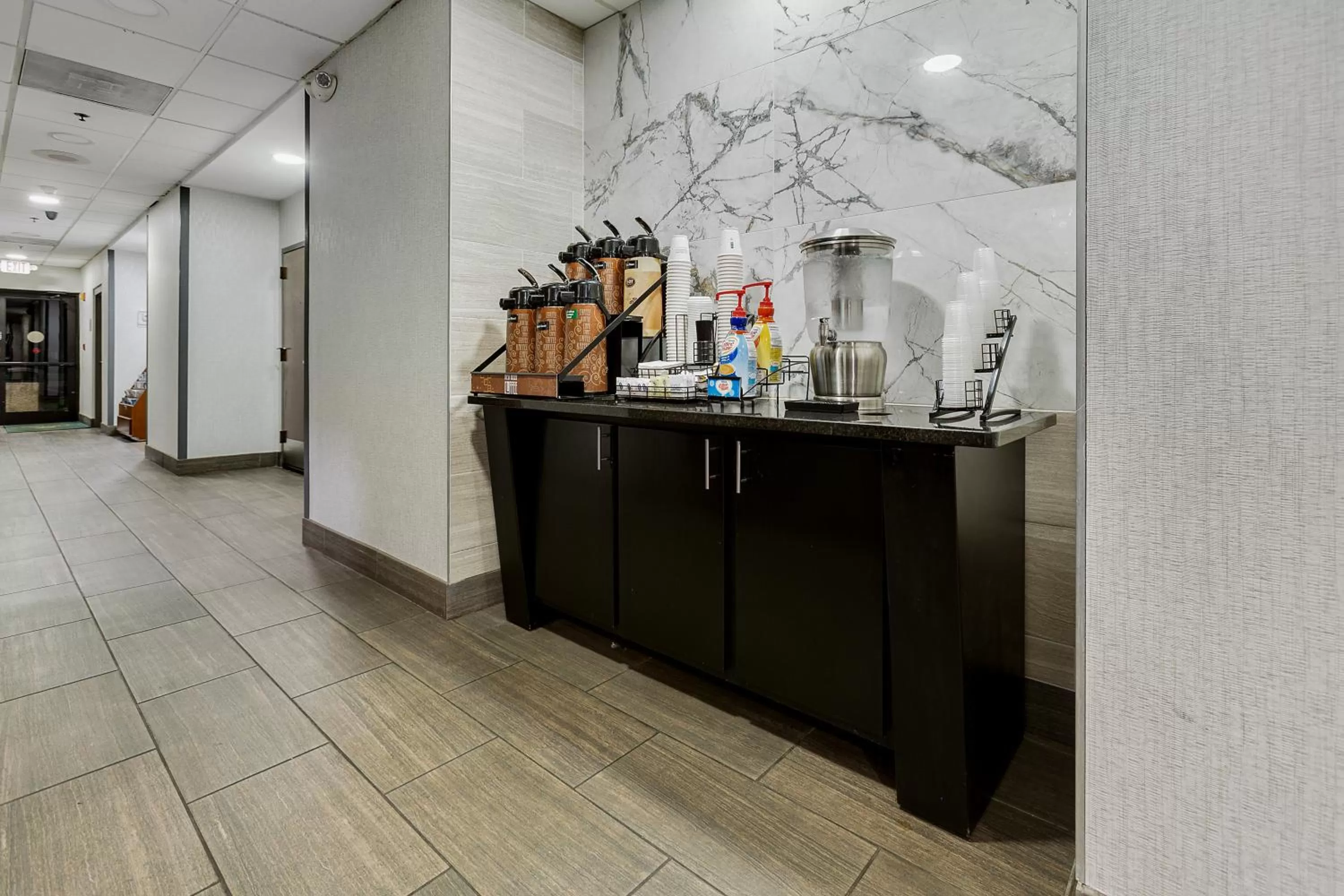 Food and drinks in La Quinta by Wyndham Clarksville