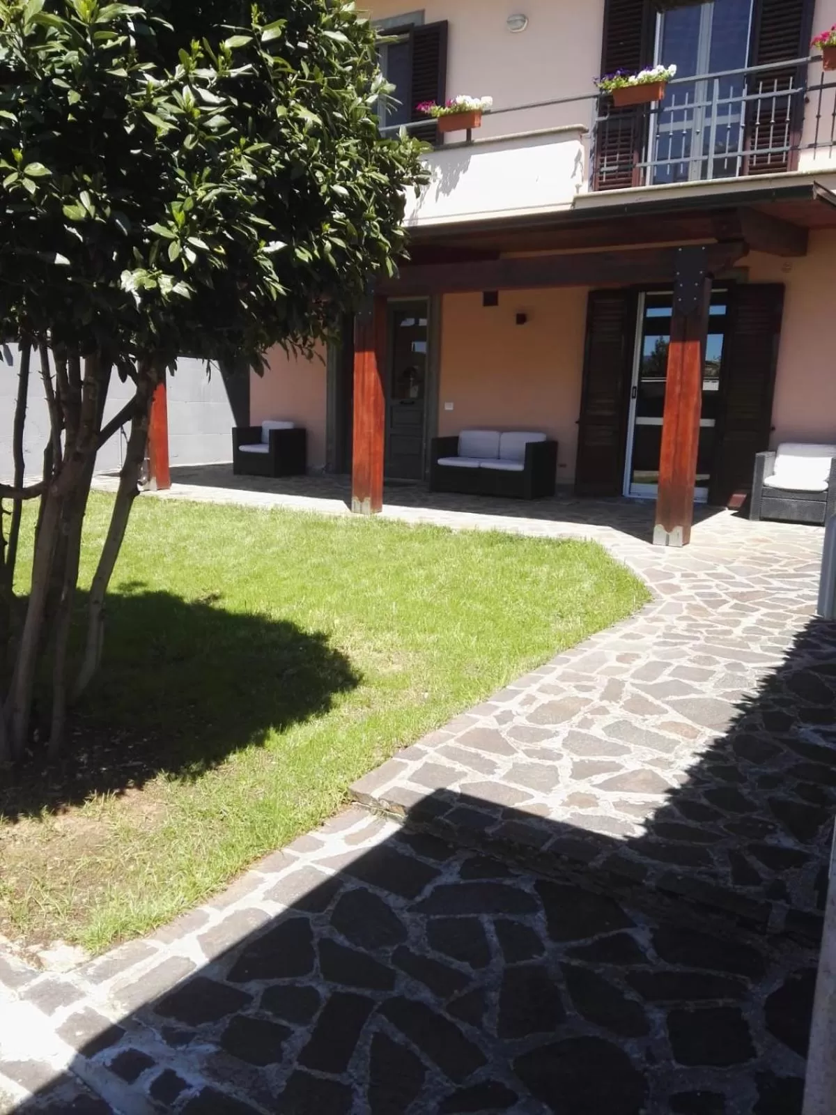 Property Building in B&B via Piave da Lillo