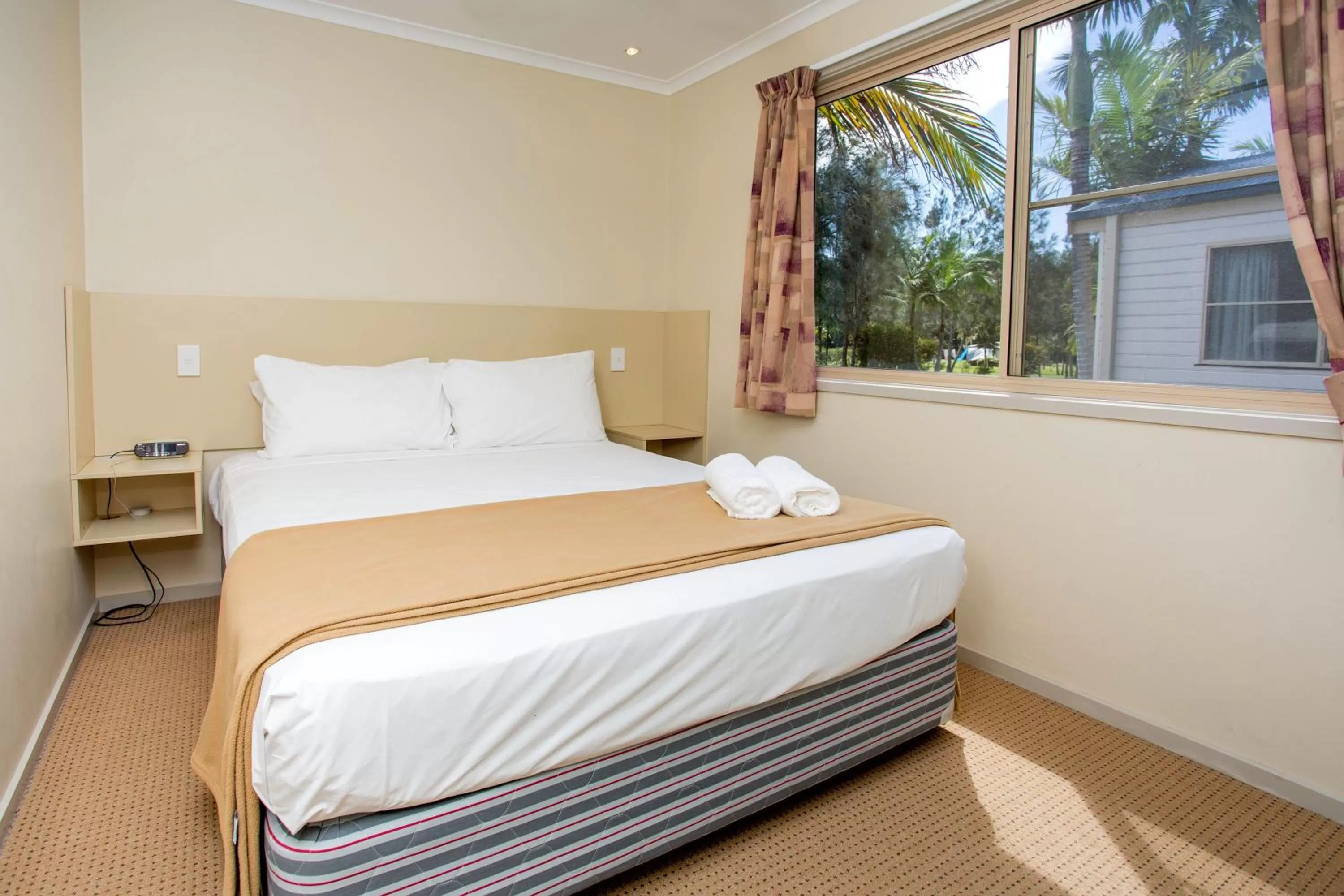 Bed in Lakeside Forster Holiday Park
