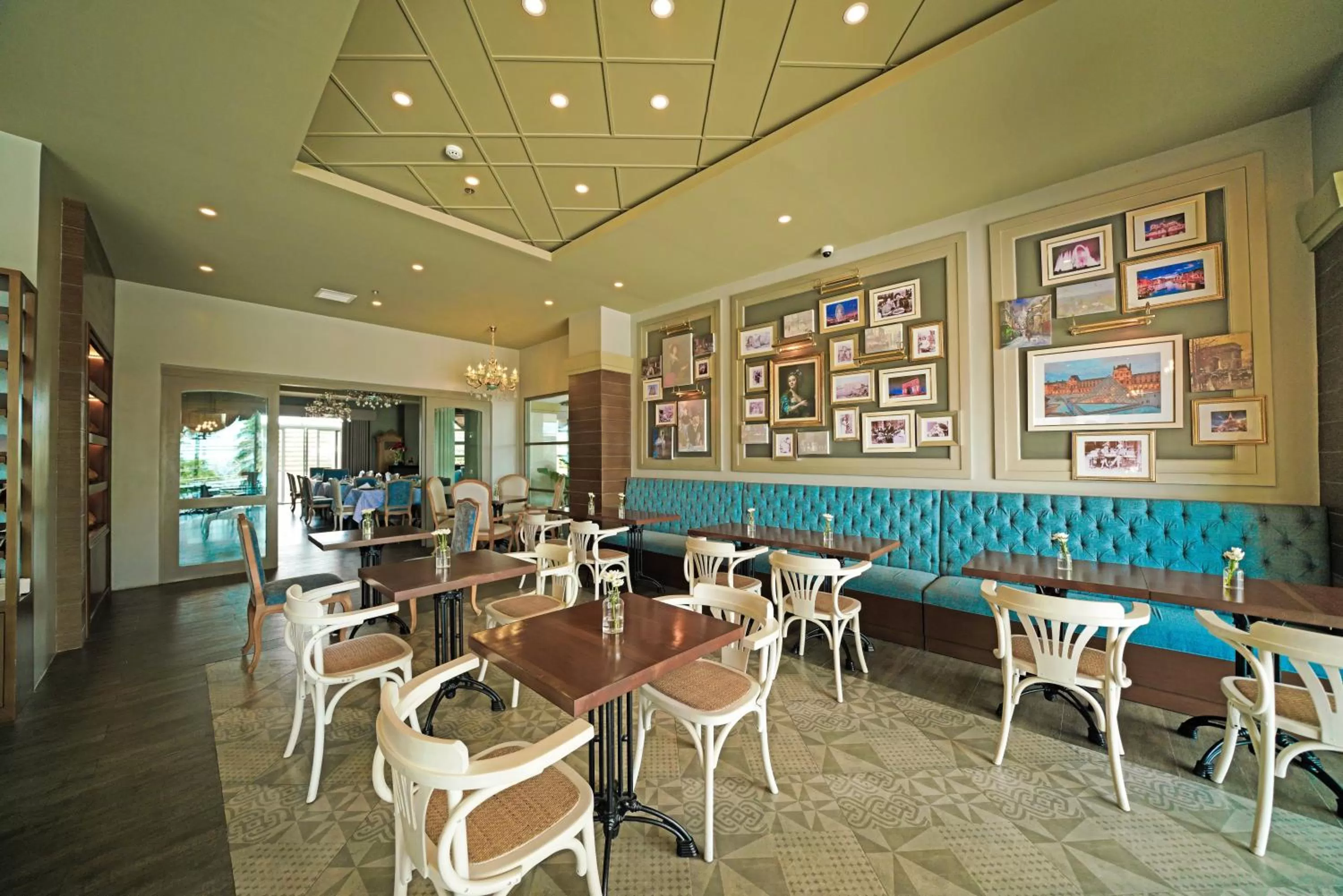 Restaurant/places to eat in Hotel Carlito Tagaytay