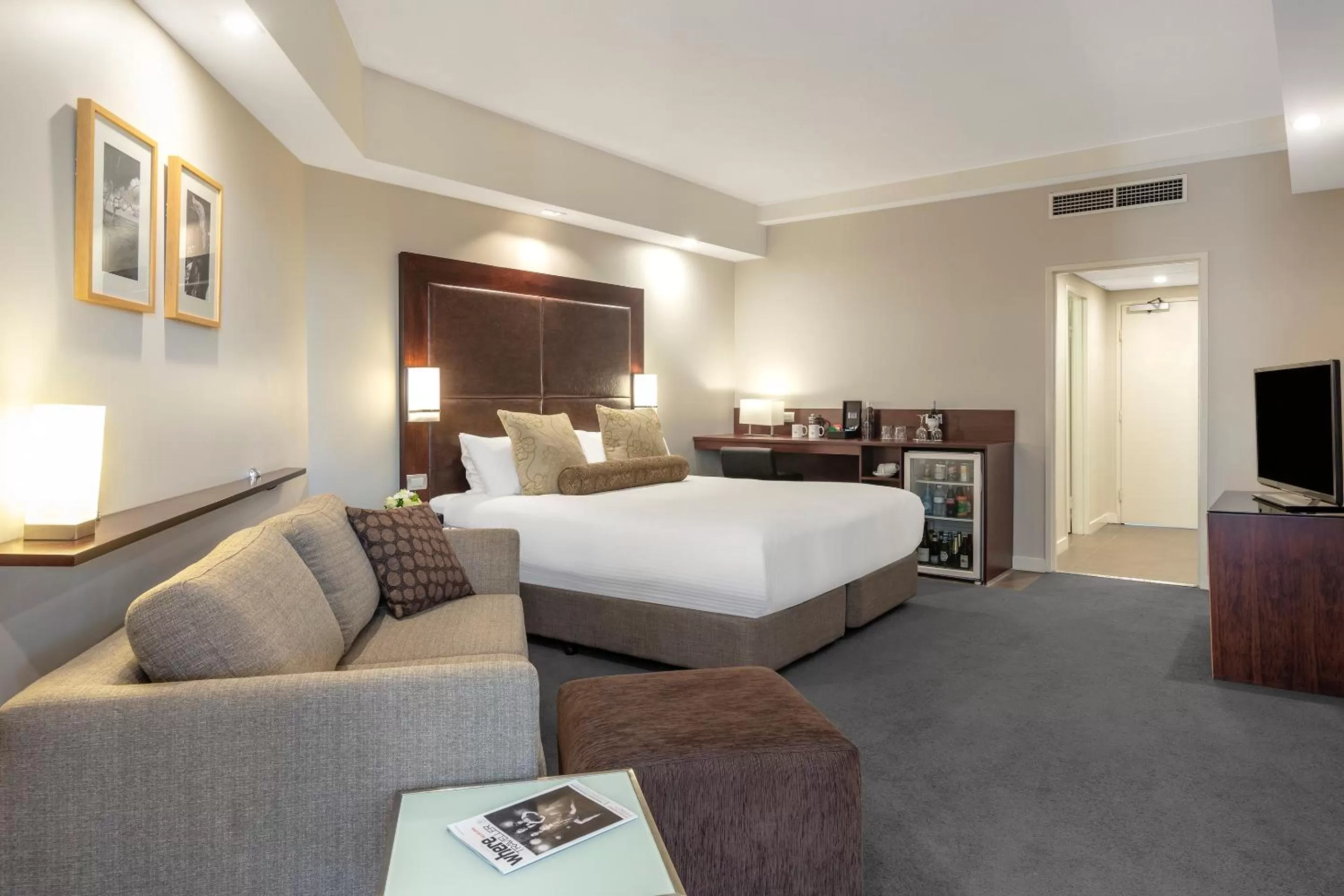 Bedroom, Bed in Amora Hotel Riverwalk Melbourne