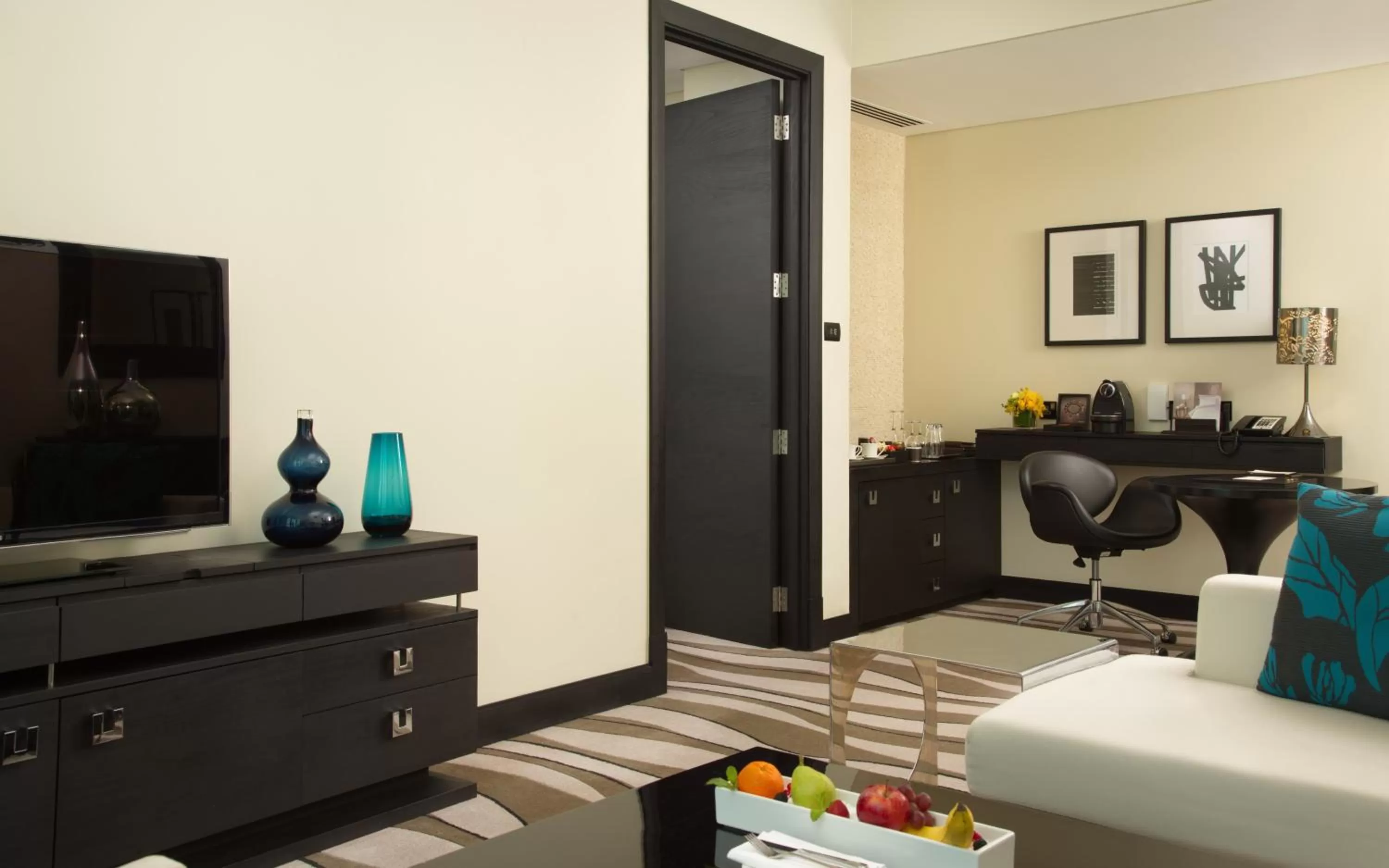 Living room in Sofitel Abu Dhabi Corniche