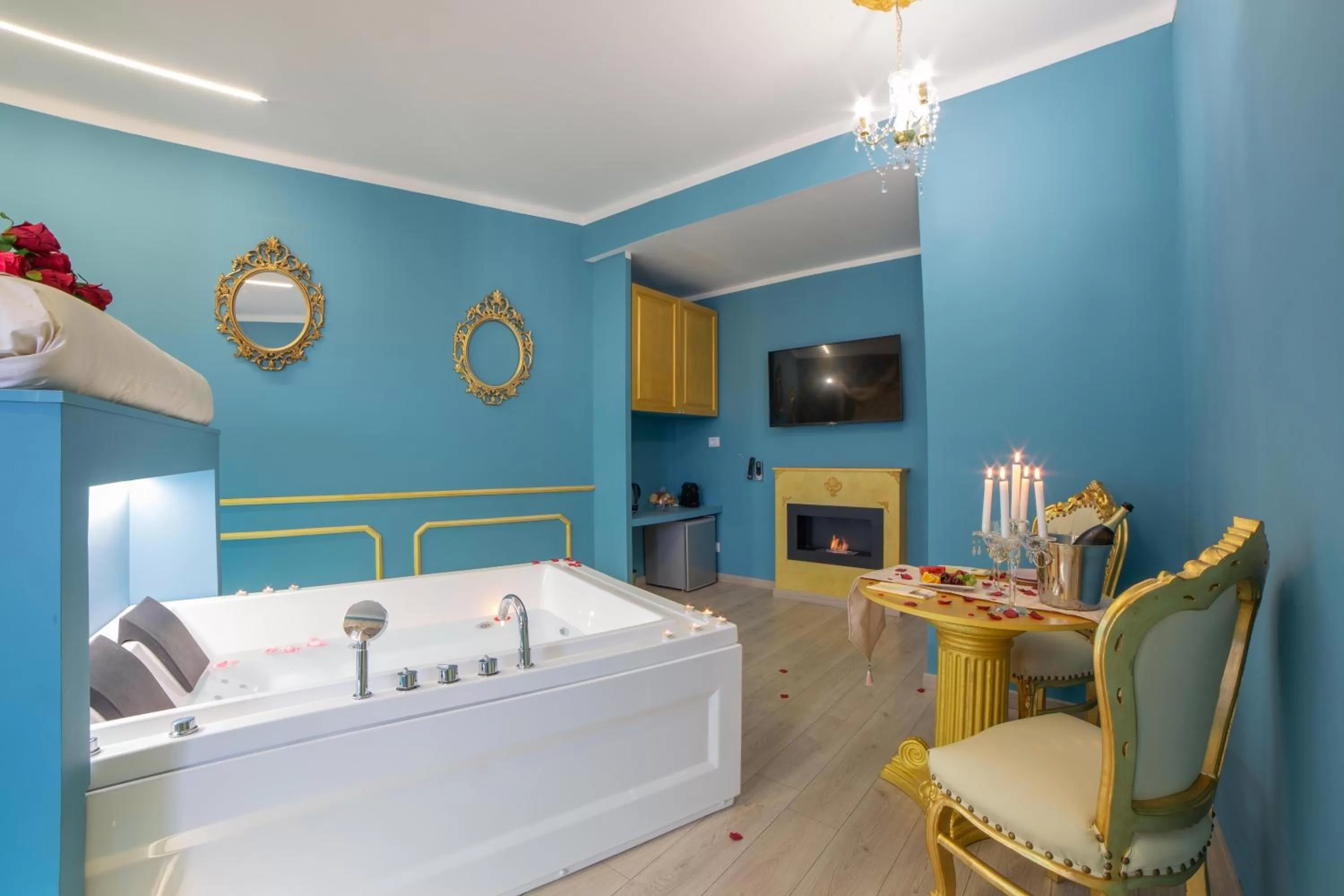 Bedroom, Bed in Love Suite Roma - Il Nido d'Amore