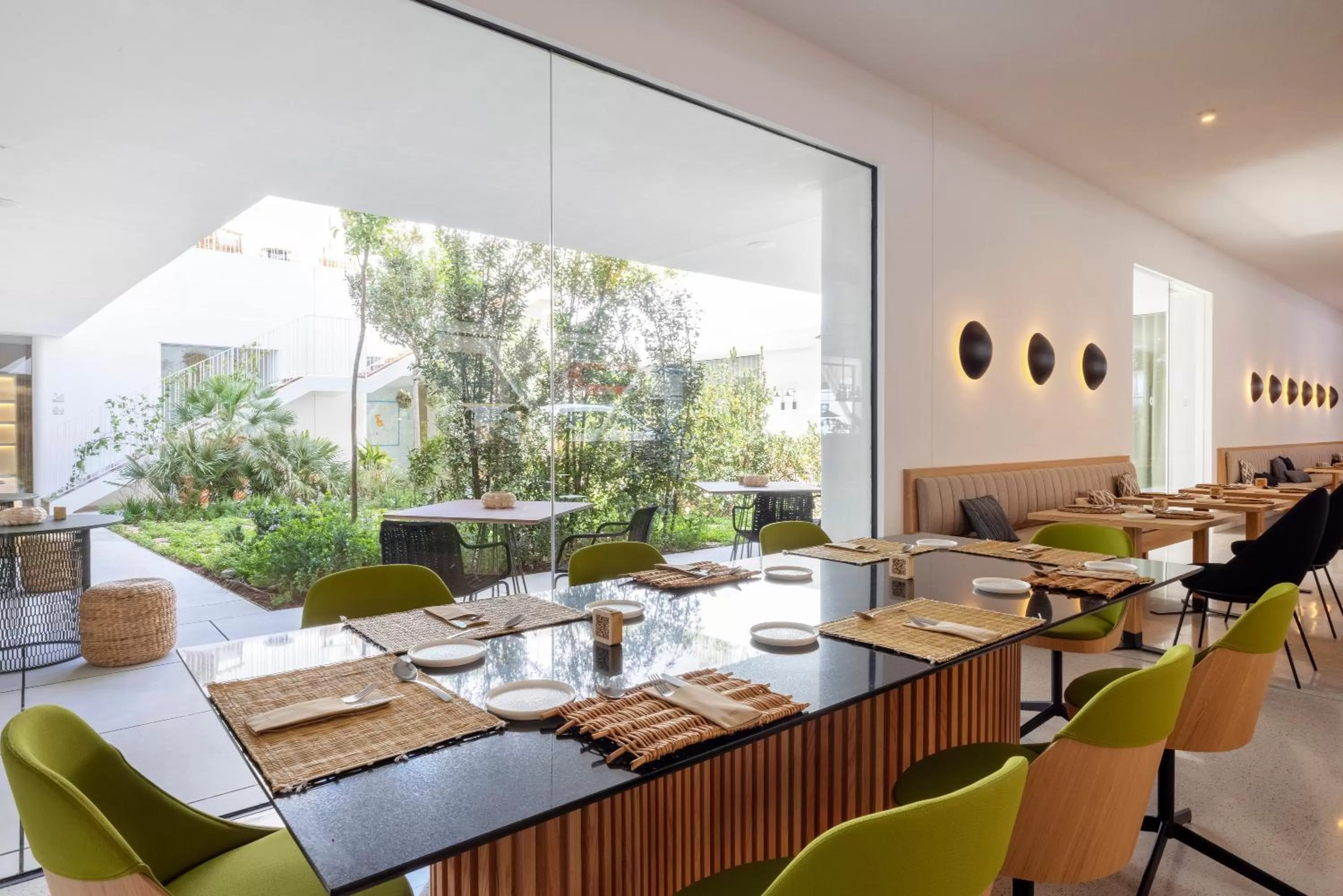 Restaurant/places to eat in HM Palma Blanc