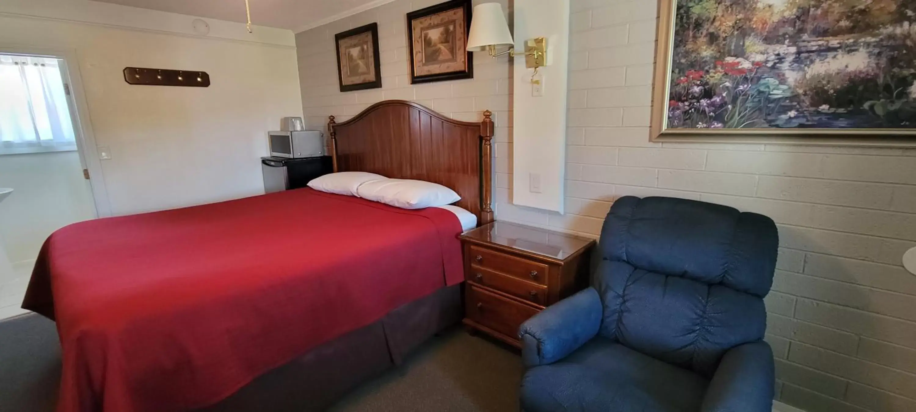 Deluxe King Room in Husker Inn Deluxe King Room in Husker Inn