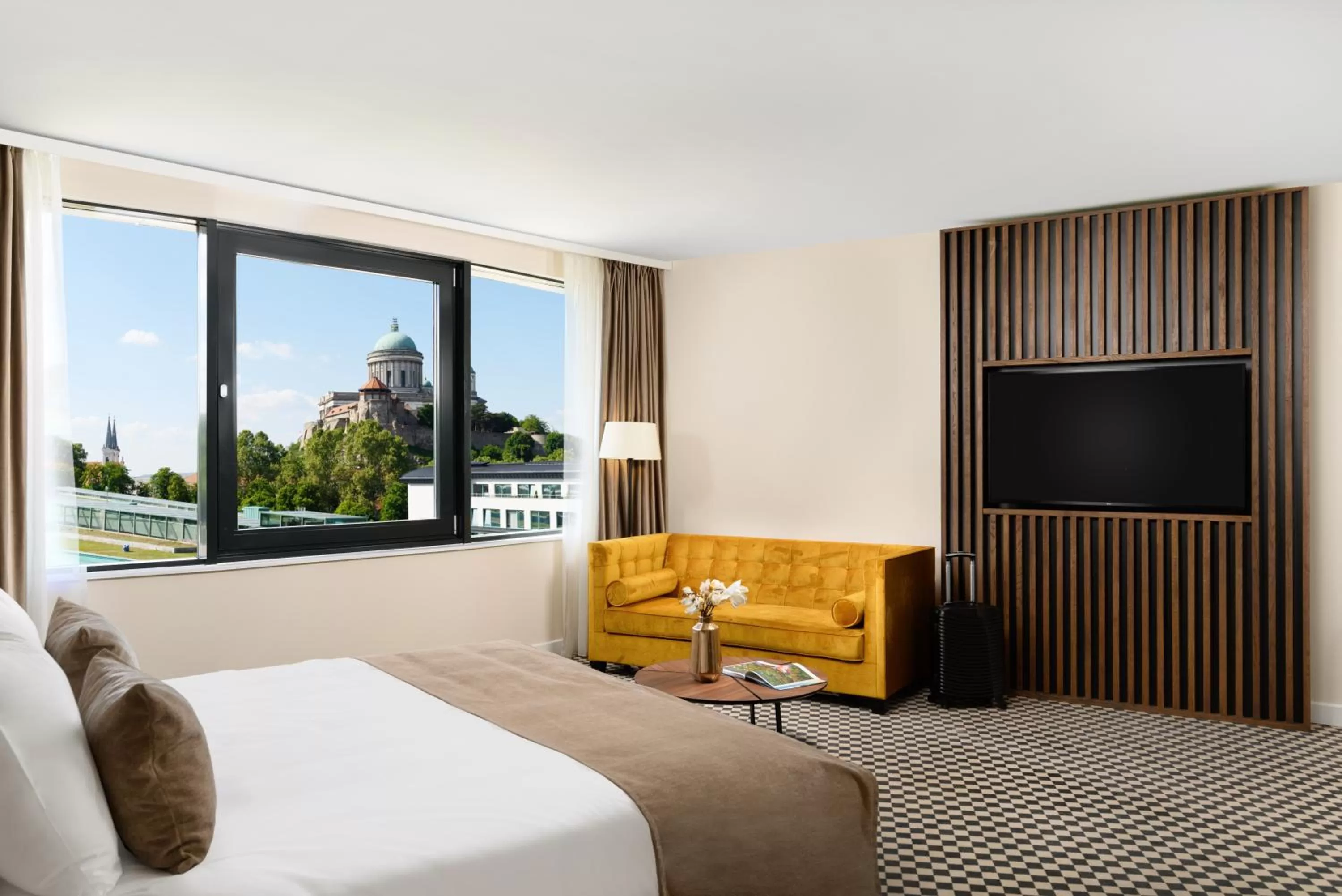 Photo of the whole room, TV/Entertainment Center in Grand Hotel Esztergom