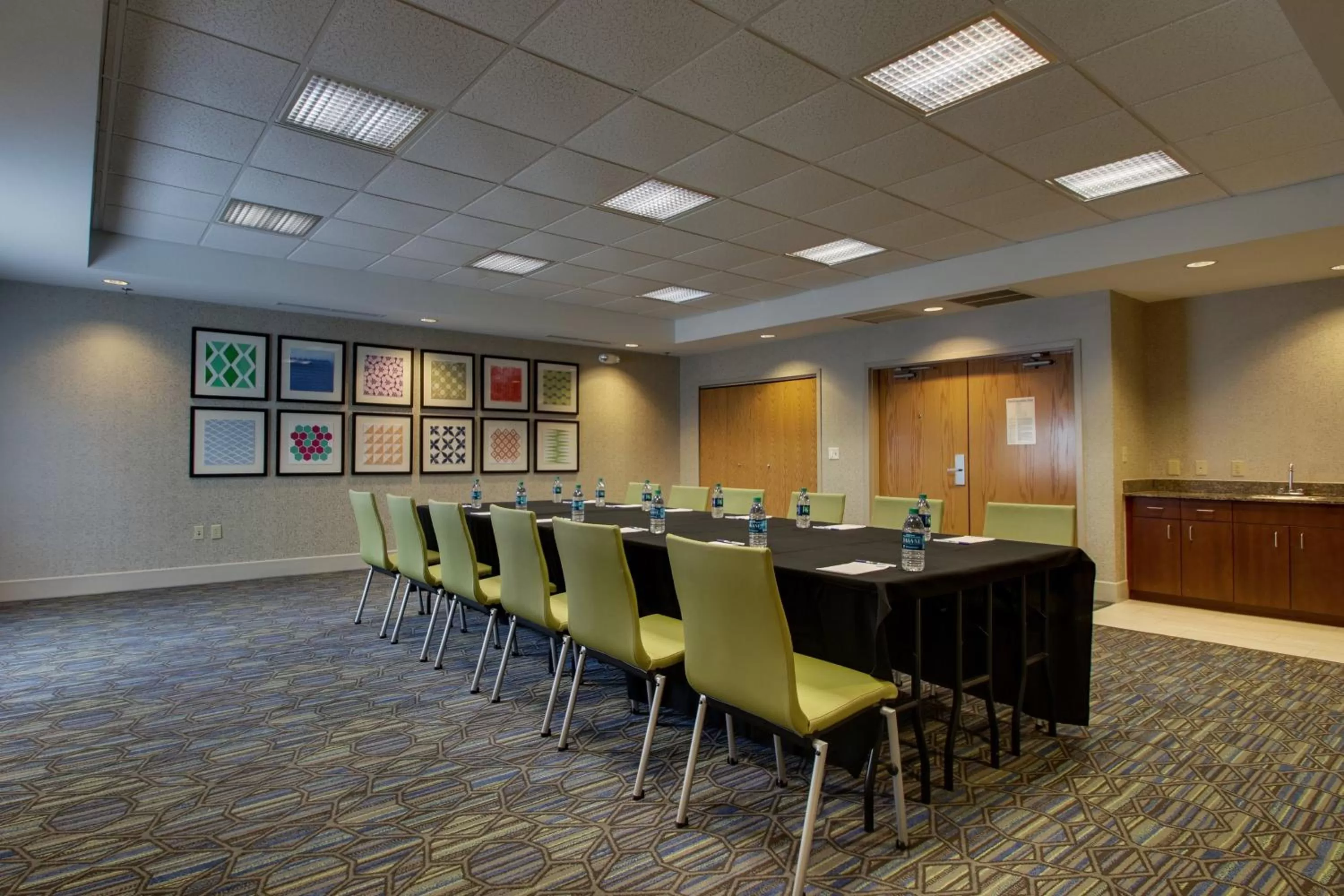 Meeting/conference room in Holiday Inn Express Hotel & Suites Morris by IHG