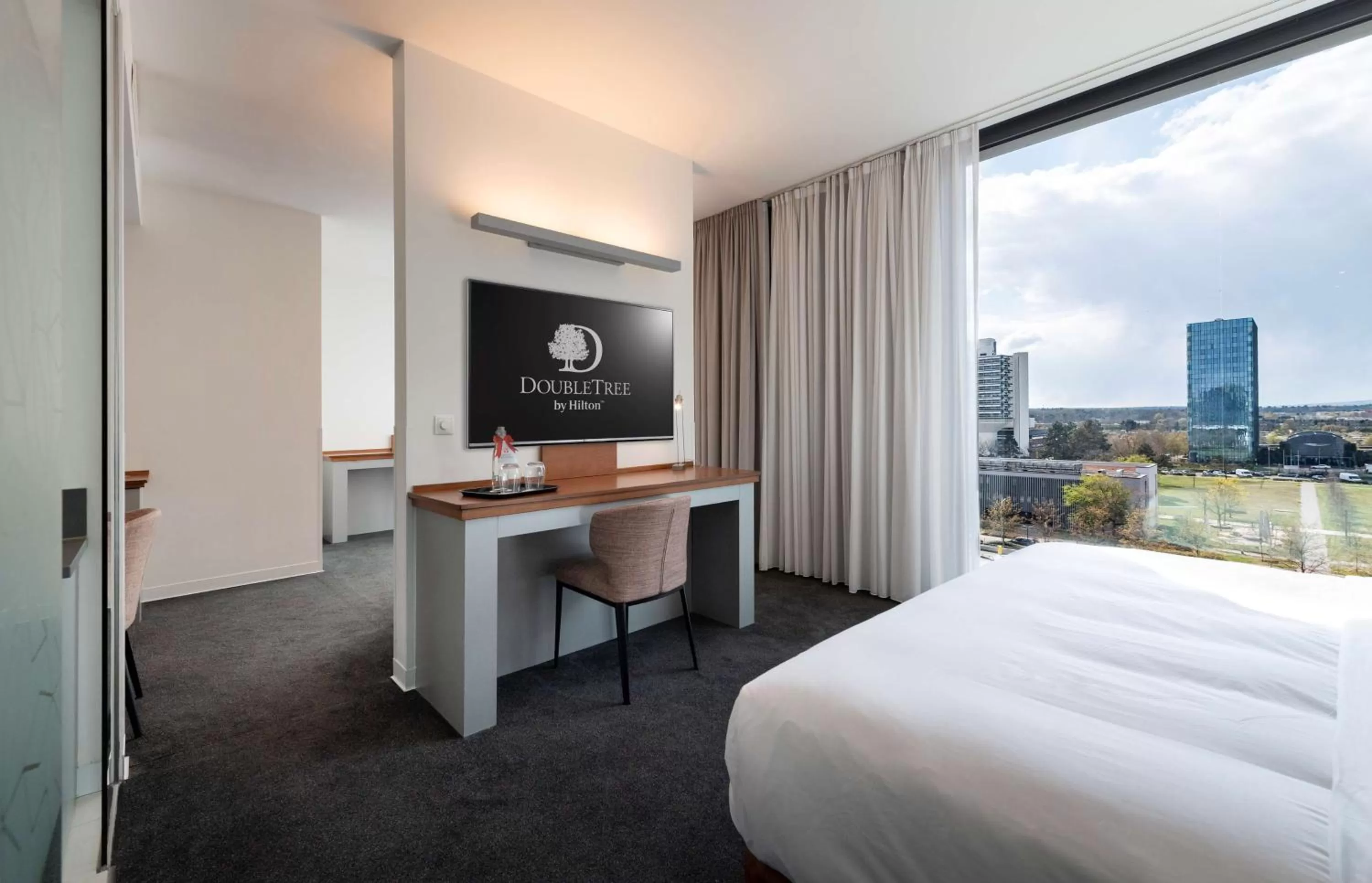 Bed in DoubleTree by Hilton Frankfurt Niederrad