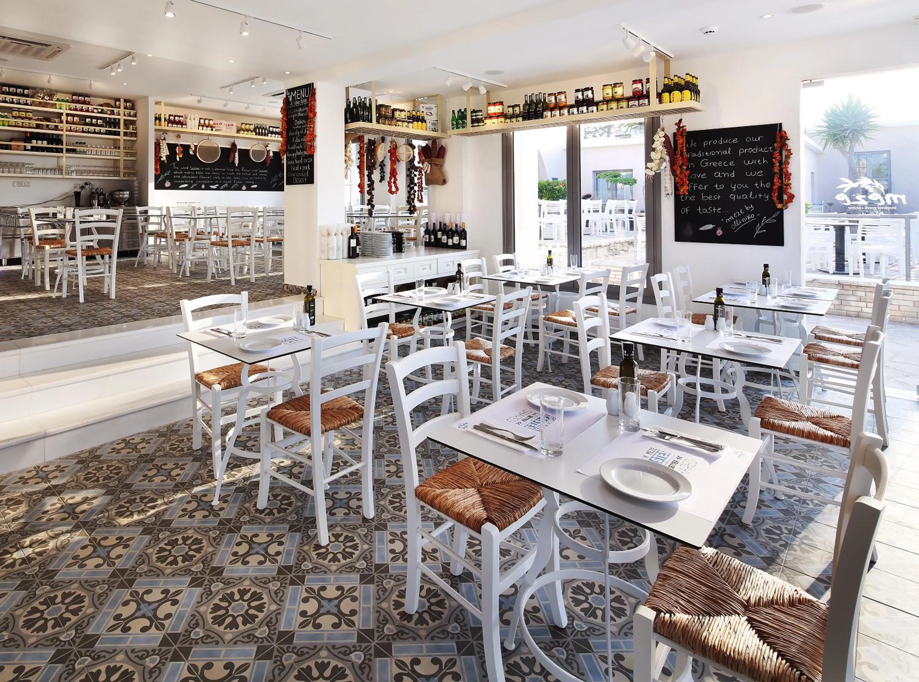 Restaurant/places to eat in Louis St. Elias Resort & Waterpark