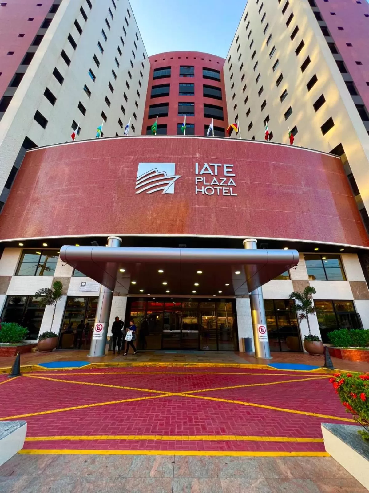 Property building in Iate Plaza Hotel