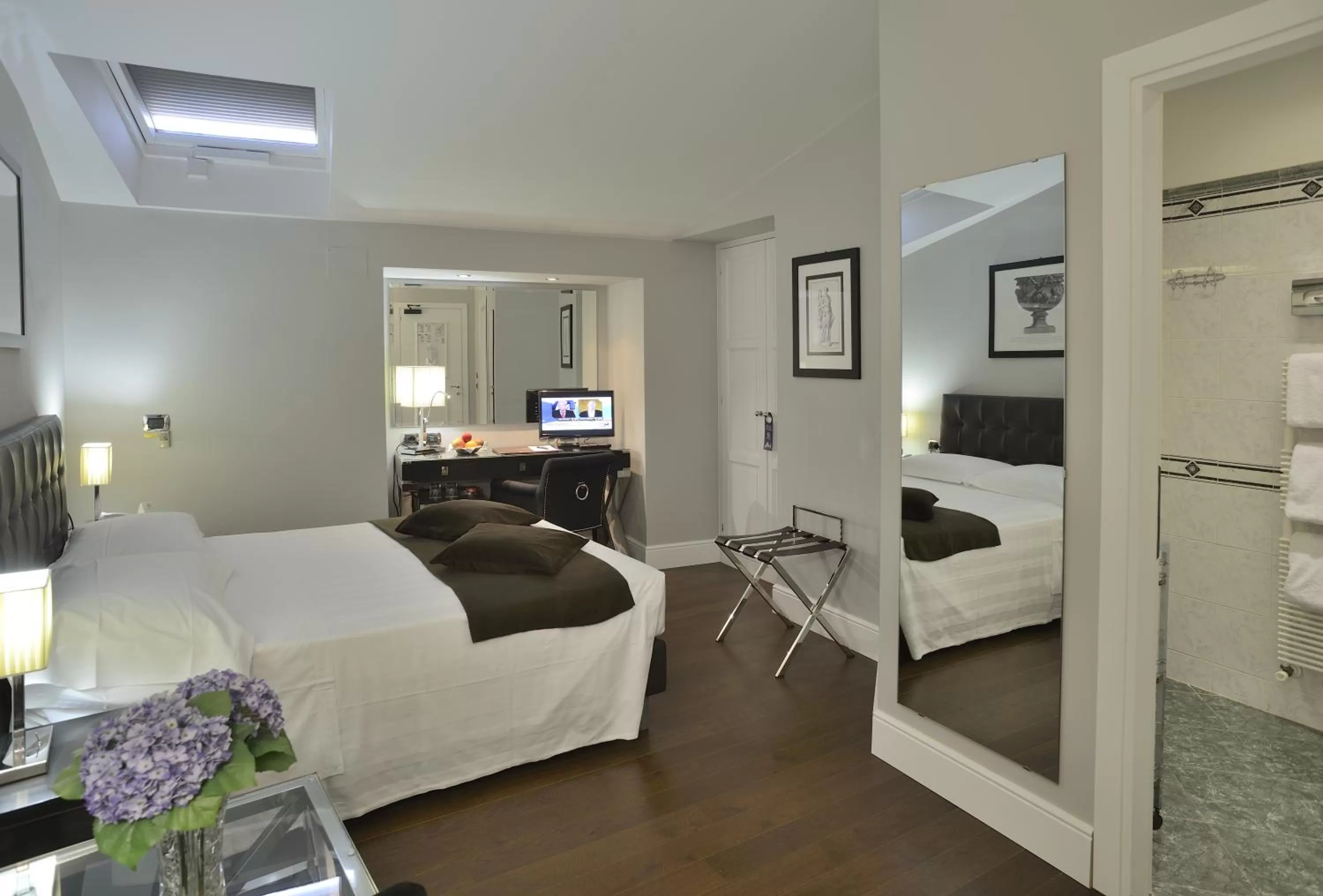 Photo of the whole room in Hotel Roma