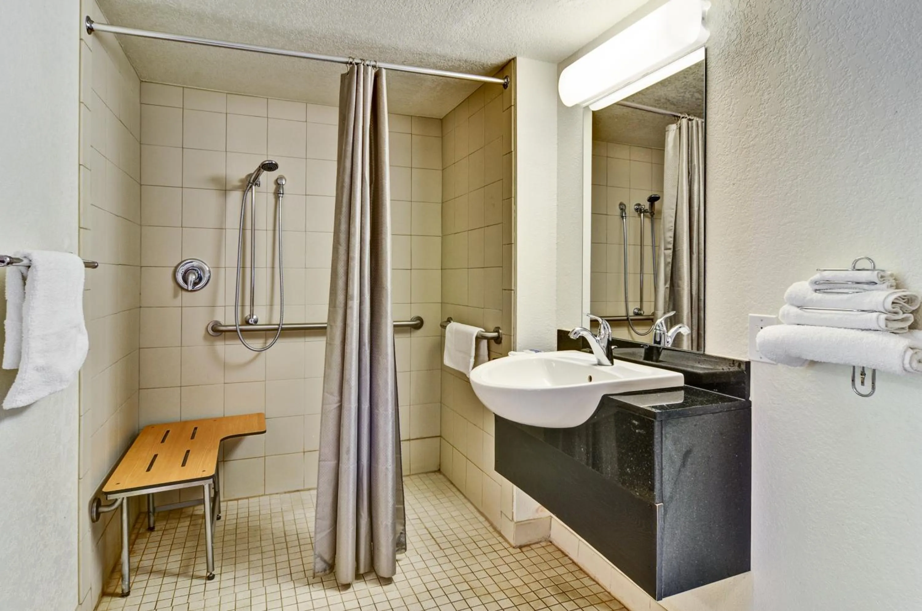 Bathroom in Motel 6-Pittsburgh, PA - Crafton