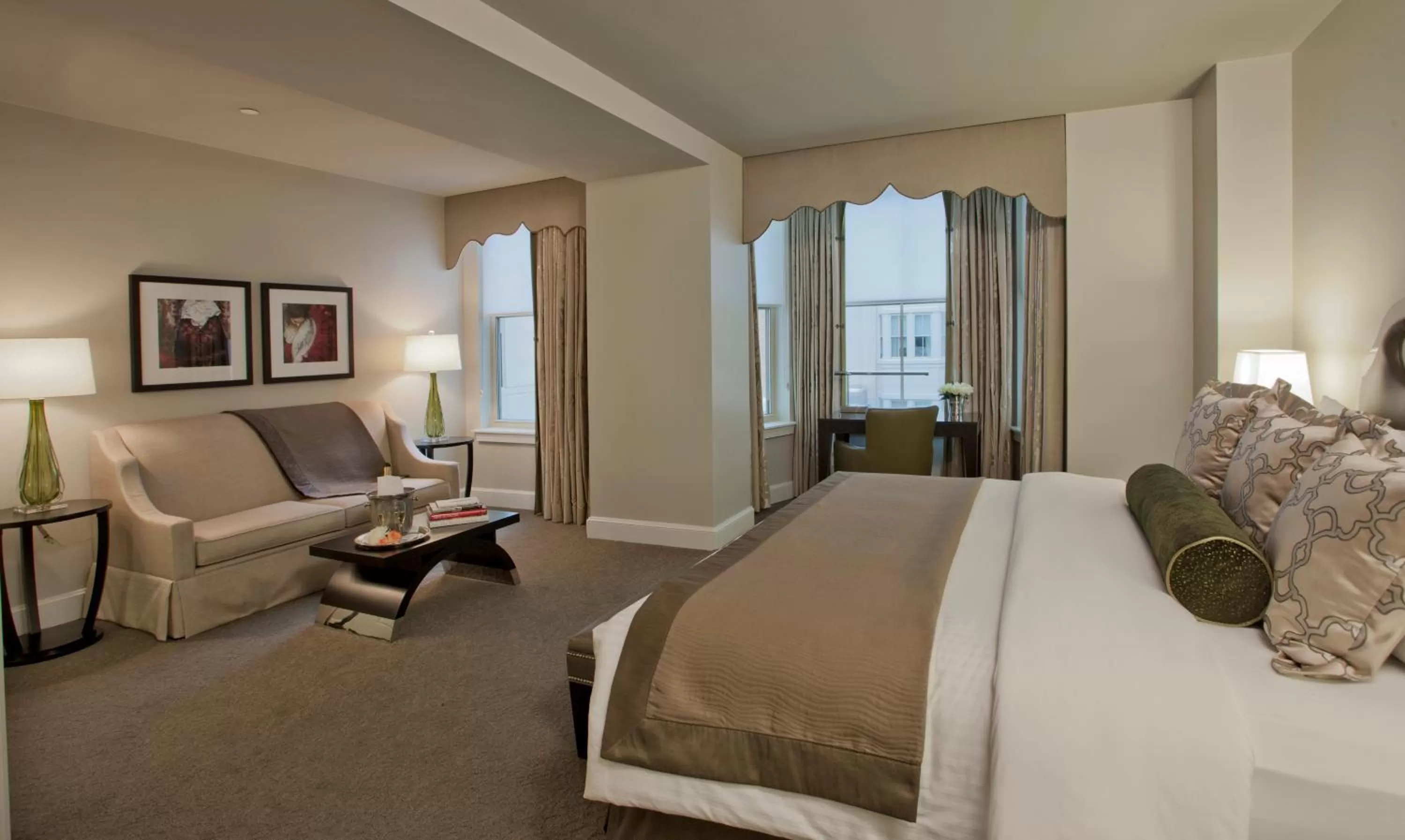 Photo of the whole room, Bed in Morrison Clark Inn Washington DC Convention Center