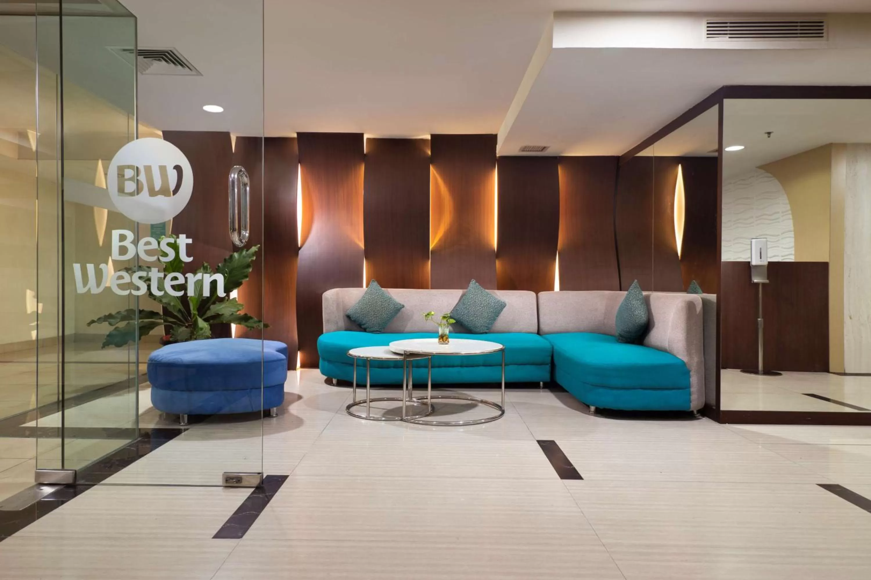 Lobby or reception in Best Western The Lagoon Hotel