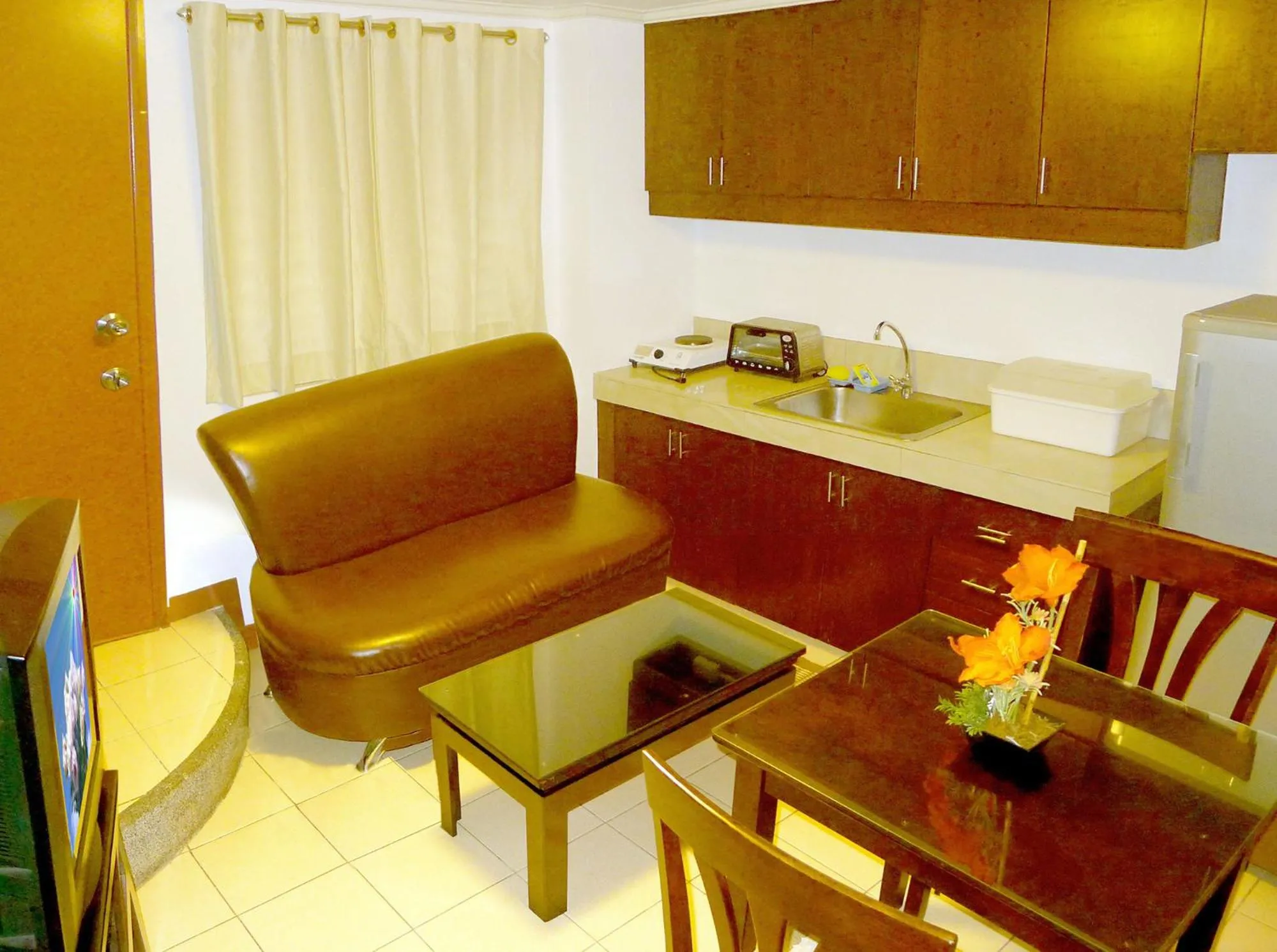 Kitchen or kitchenette in 1775 Adriatico Suites