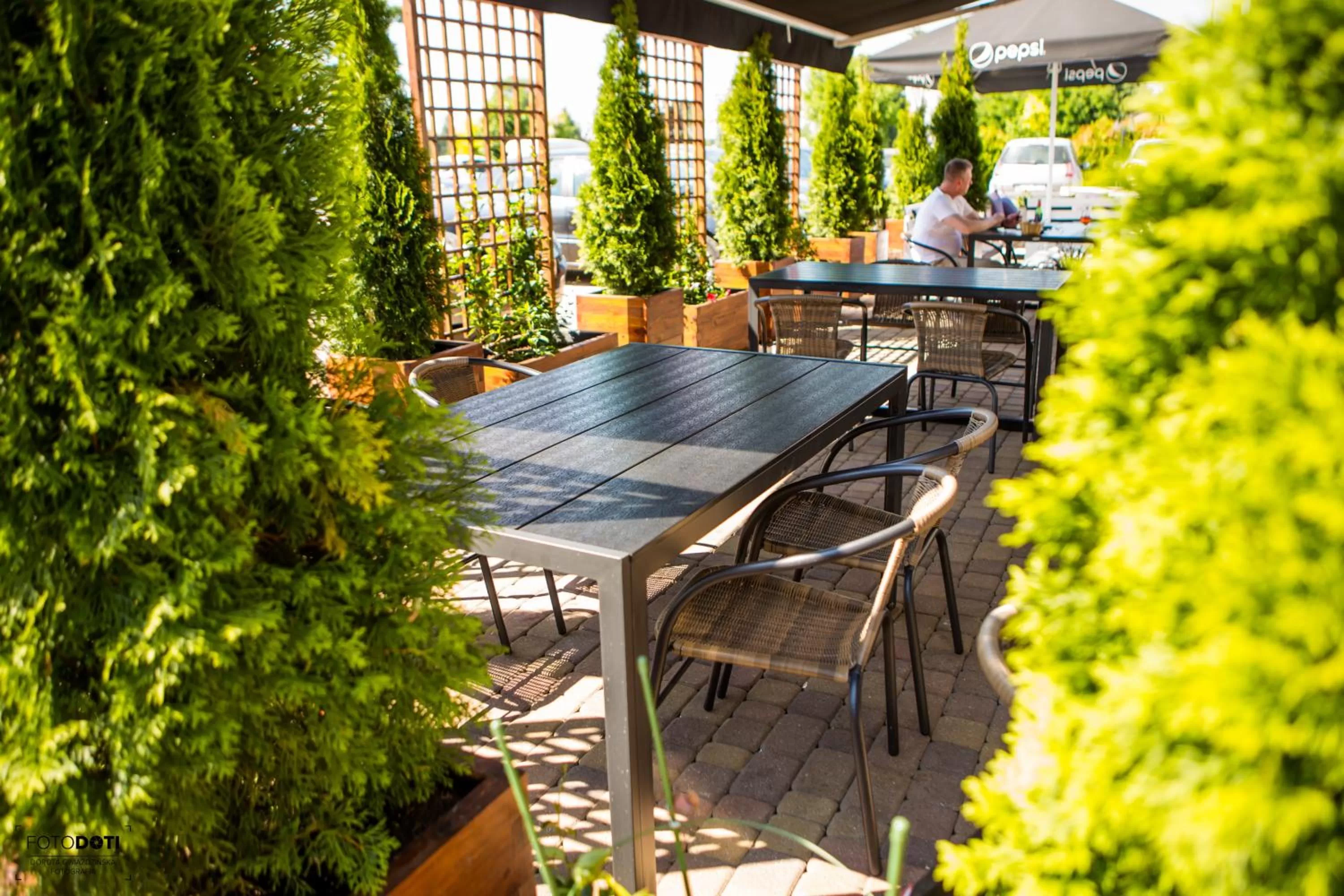 GOŚCINIEC ZACISZE - pokoje & restauracja blisko A2 Dąbie - Uniejów