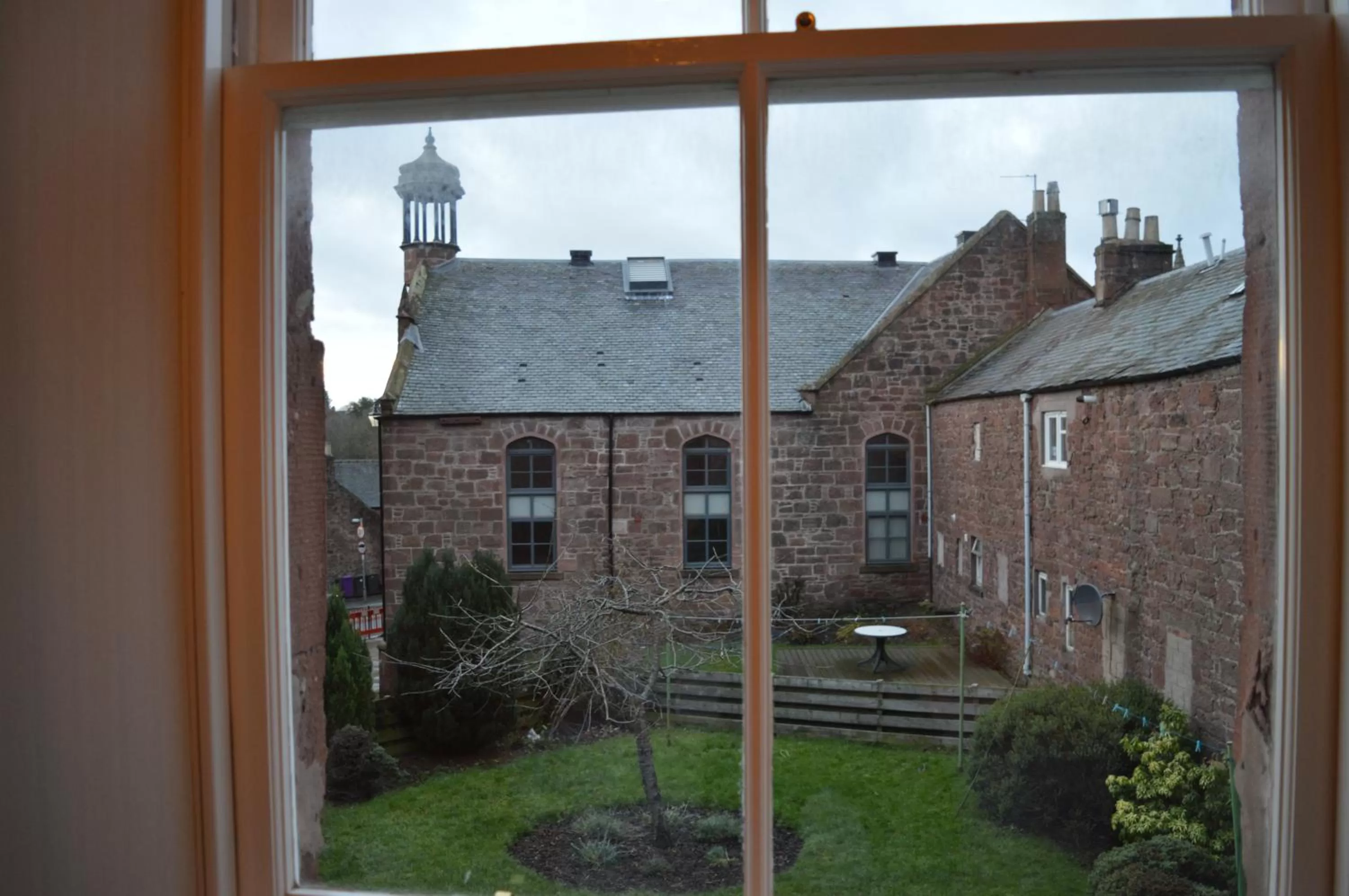 Garden view in Airlie Arms Hotel