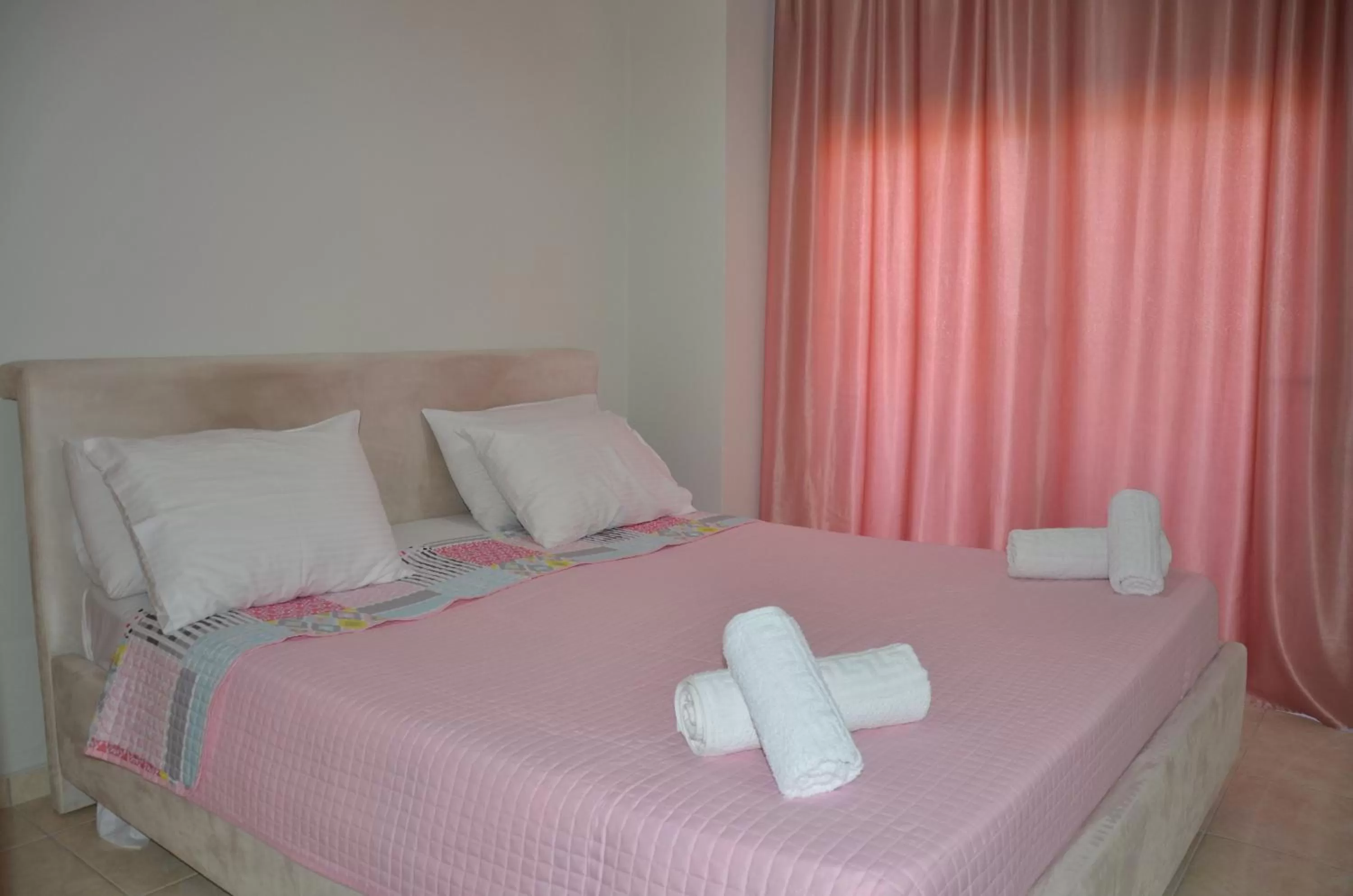 Bedroom, Bed in Platoni Elite