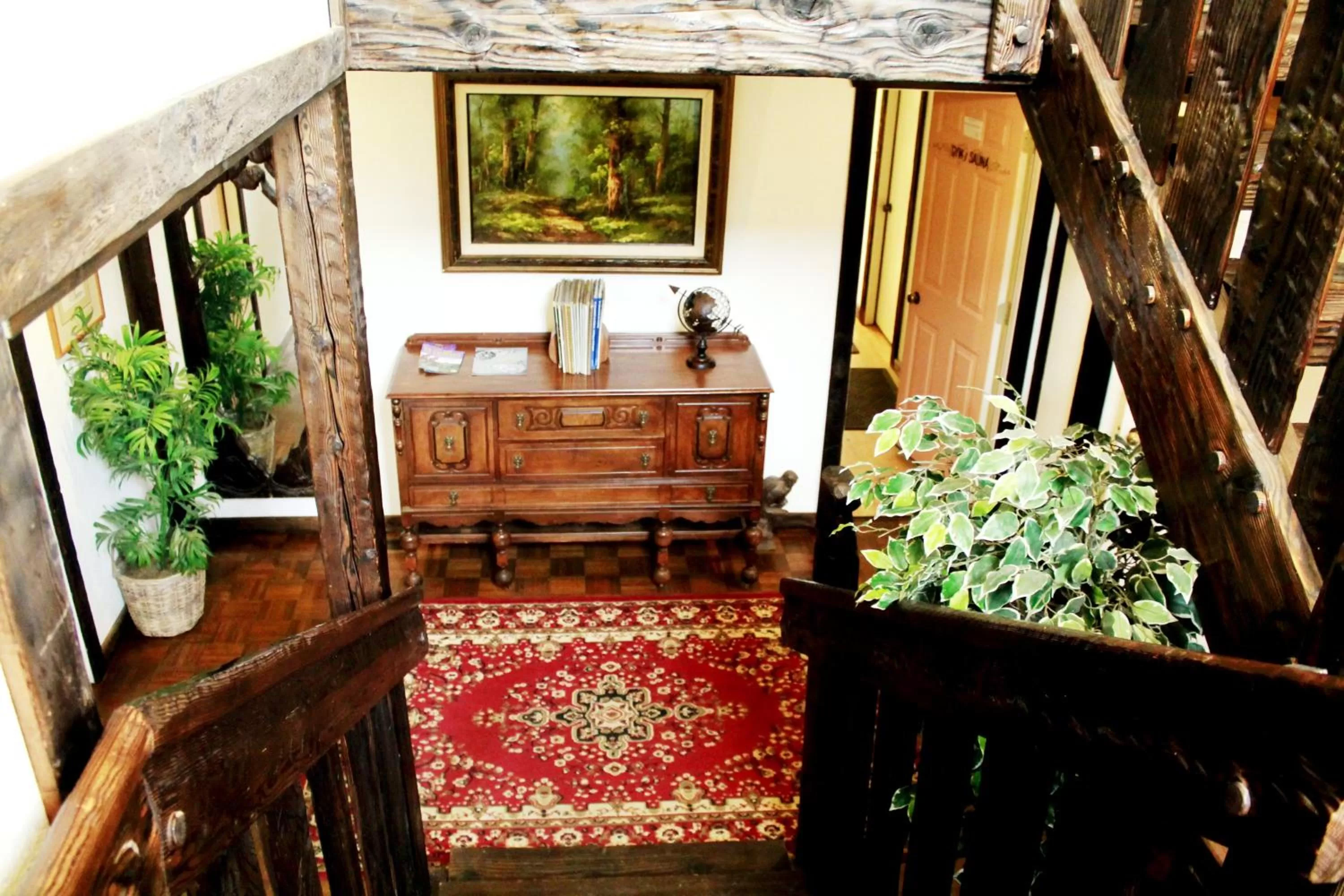 Facade/entrance in Auld Holland Inn