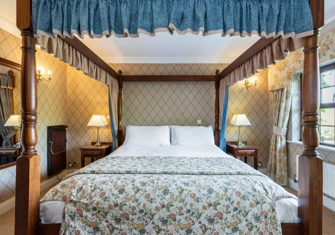 Bed in Abbeyglen Castle Hotel