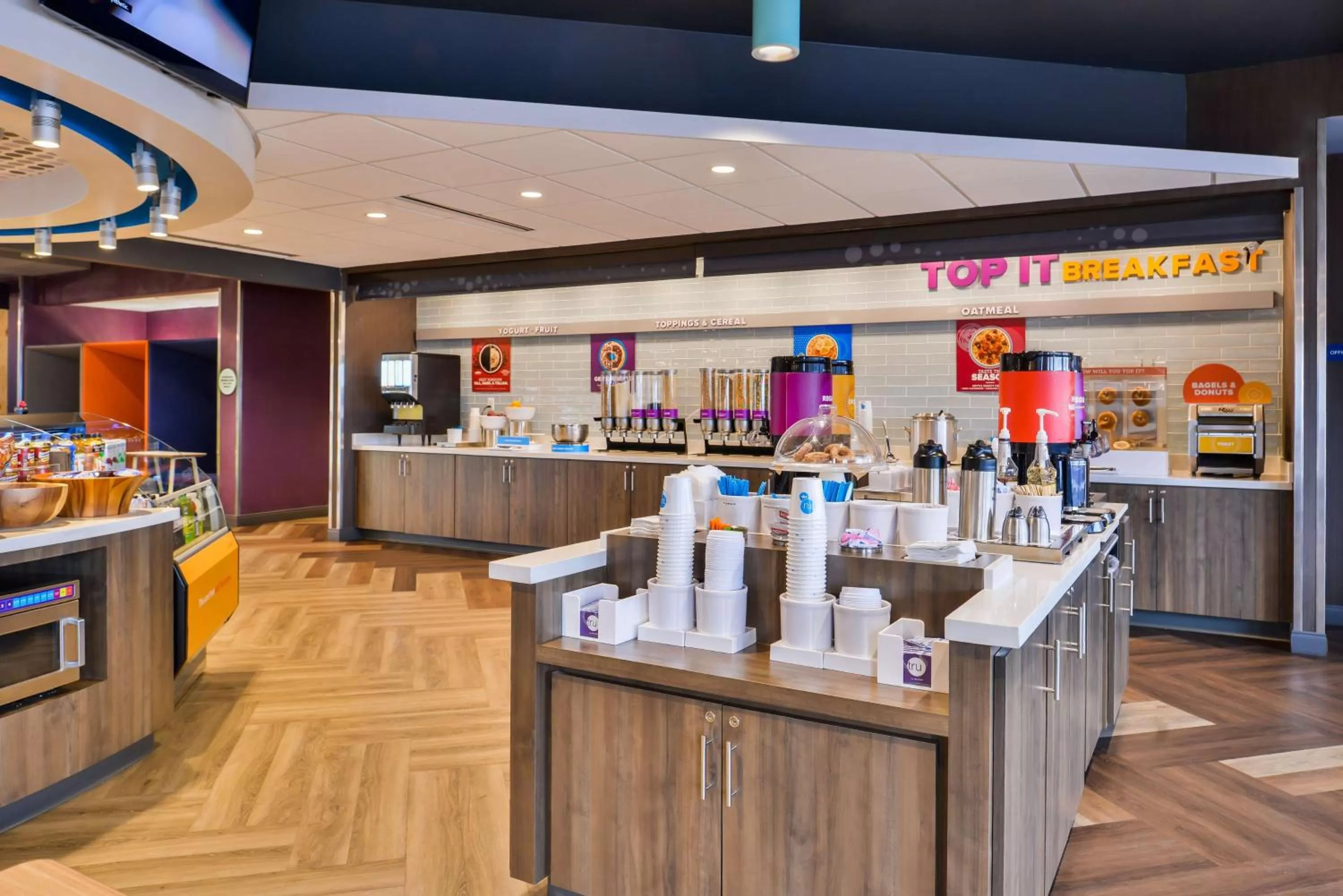 Dining area in Tru By Hilton Stuttgart