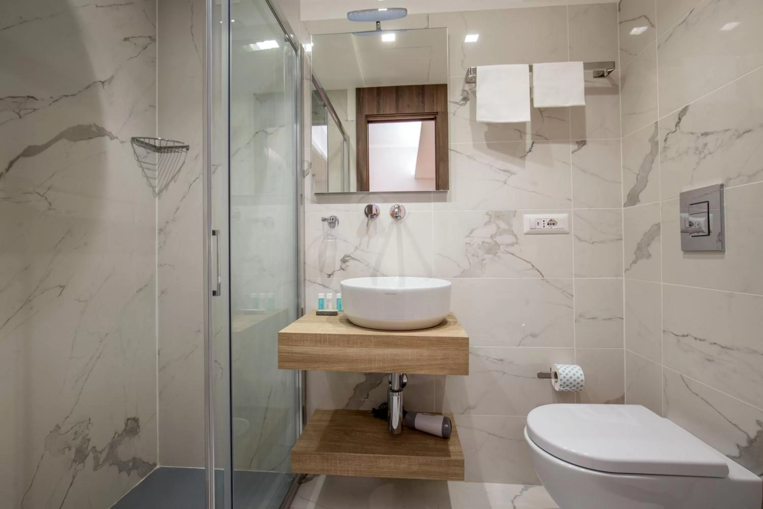 Shower, Bathroom in Hotel Villa Grazioli