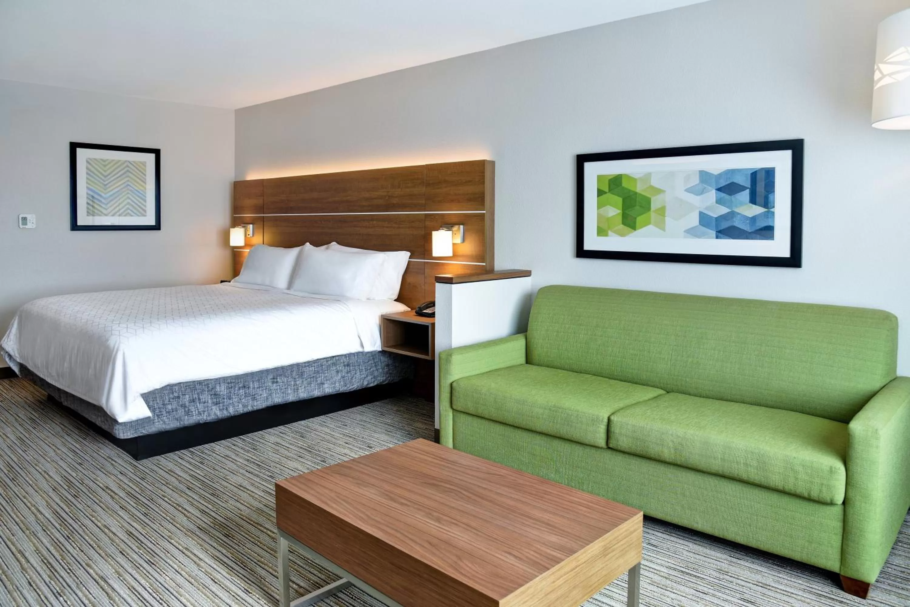 Photo of the whole room, Bed in Holiday Inn Express & Suites - Ottawa by IHG