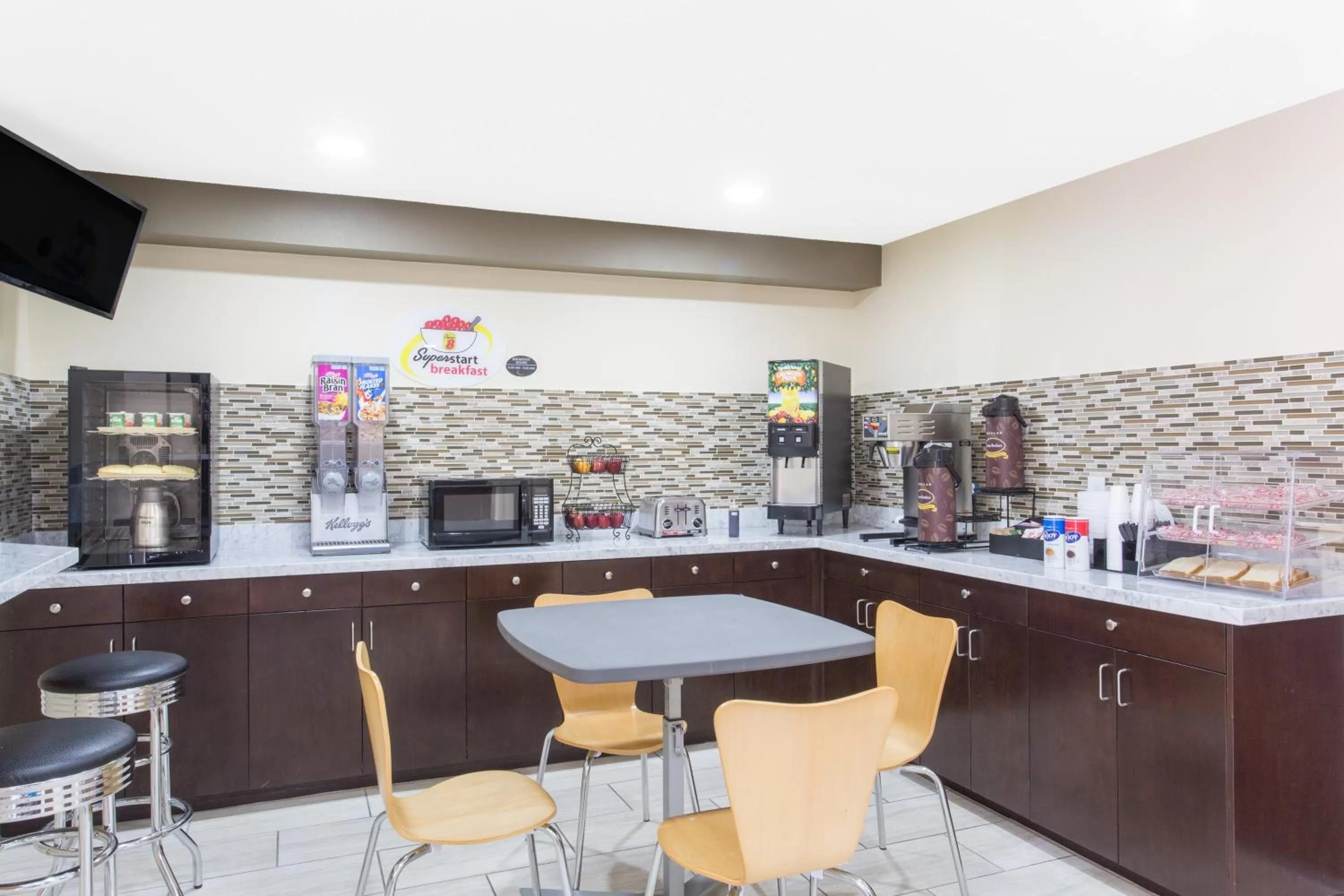 Communal kitchen in Super 8 by Wyndham National City Chula Vista