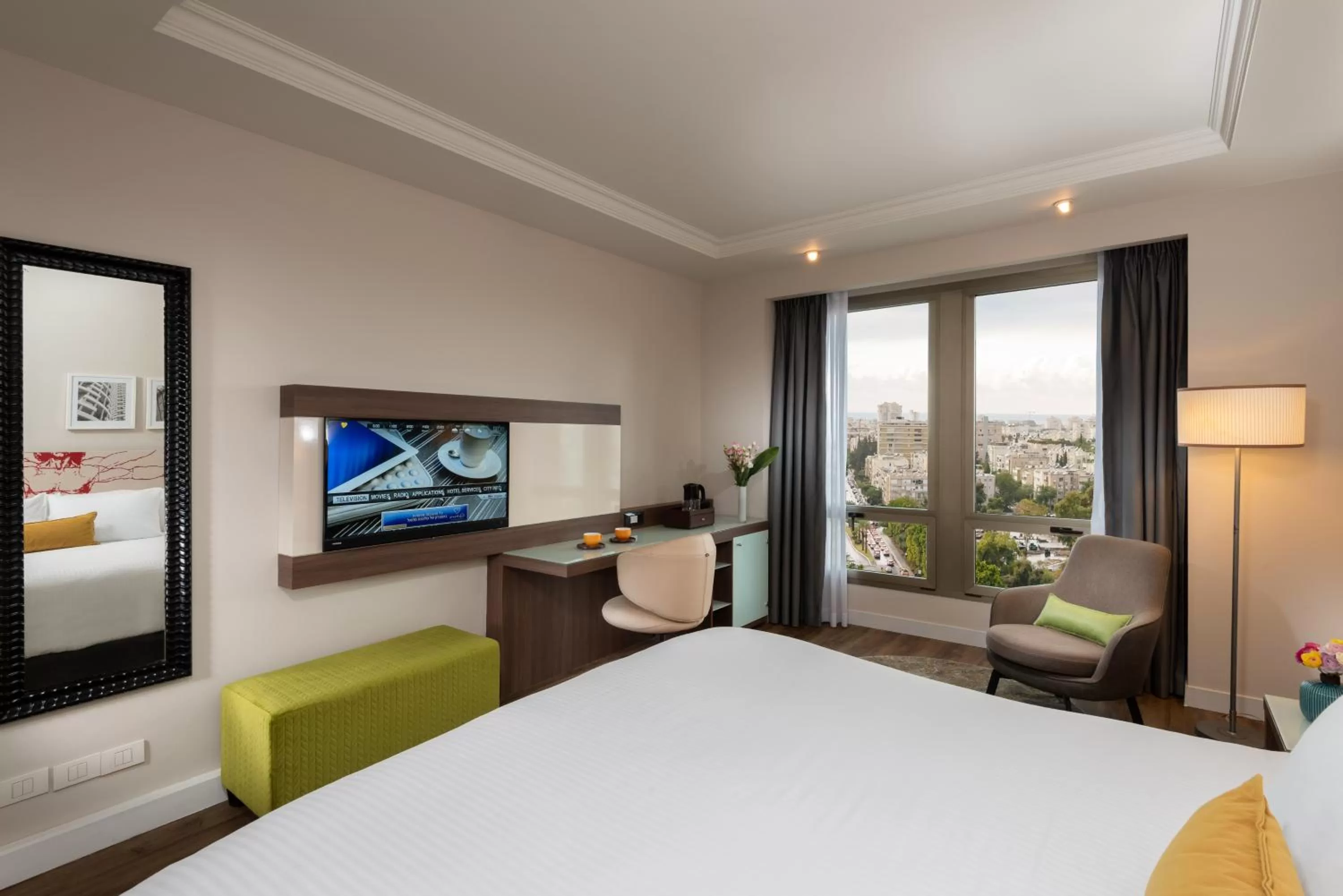 City view, Bed in Leonardo City Tower Hotel Tel Aviv