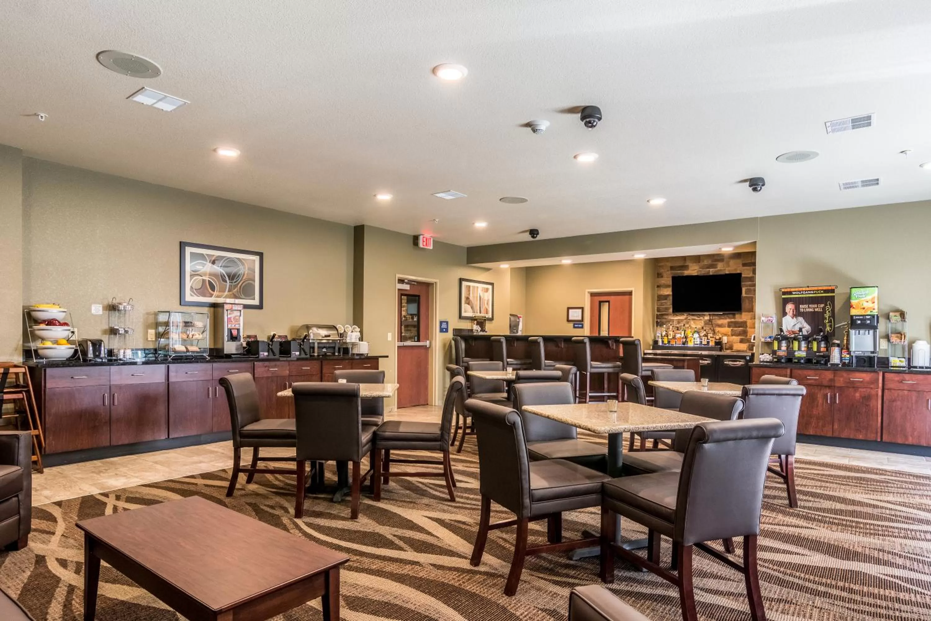 Continental breakfast in Cobblestone Hotel & Suites - Torrington