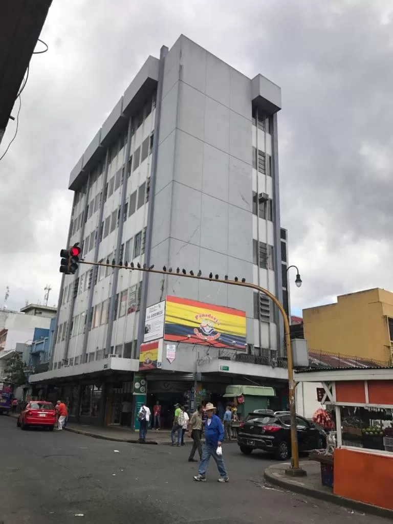 Property building in La Fortuna Roja