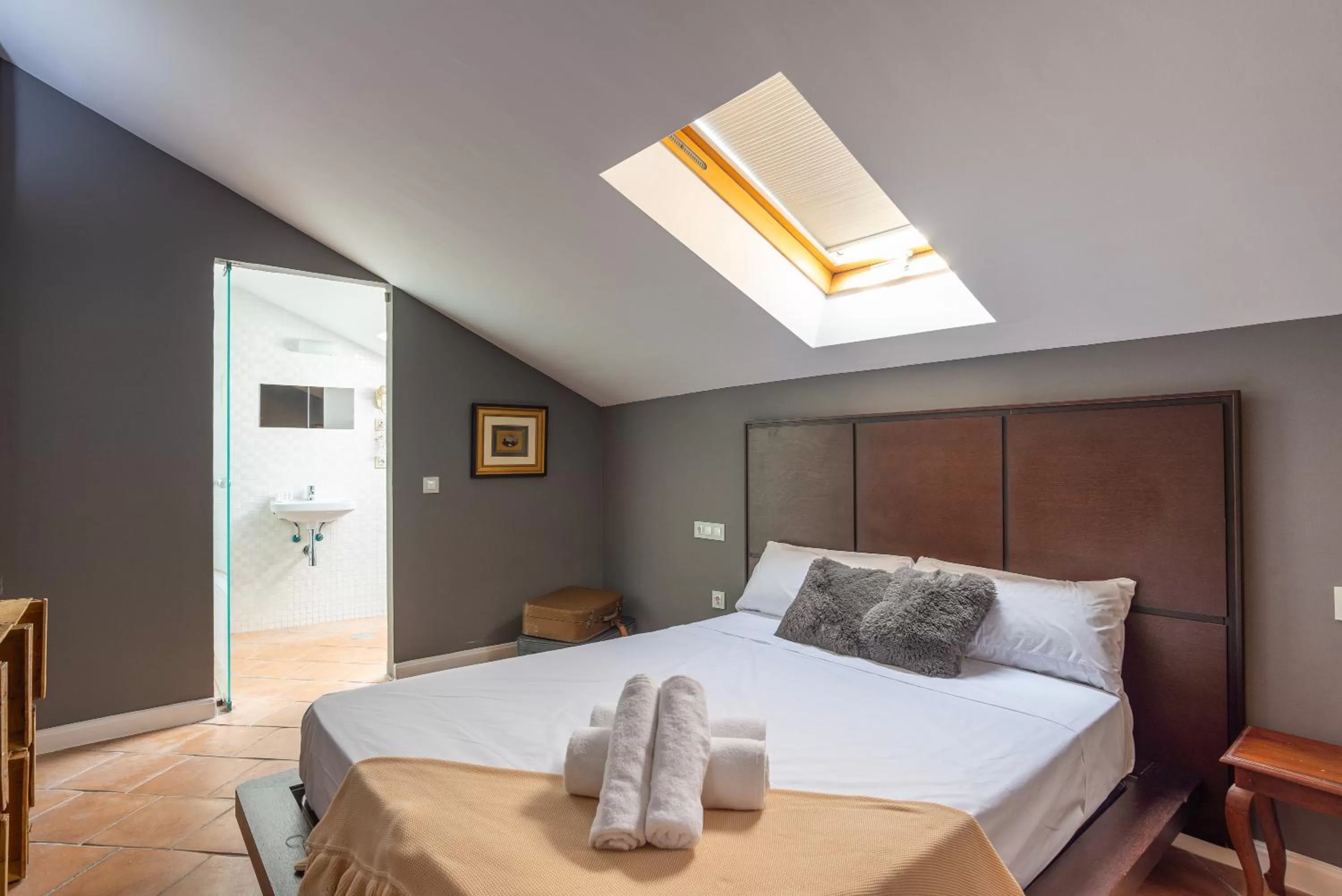 Photo of the whole room, Bed in Hotel Albaicín