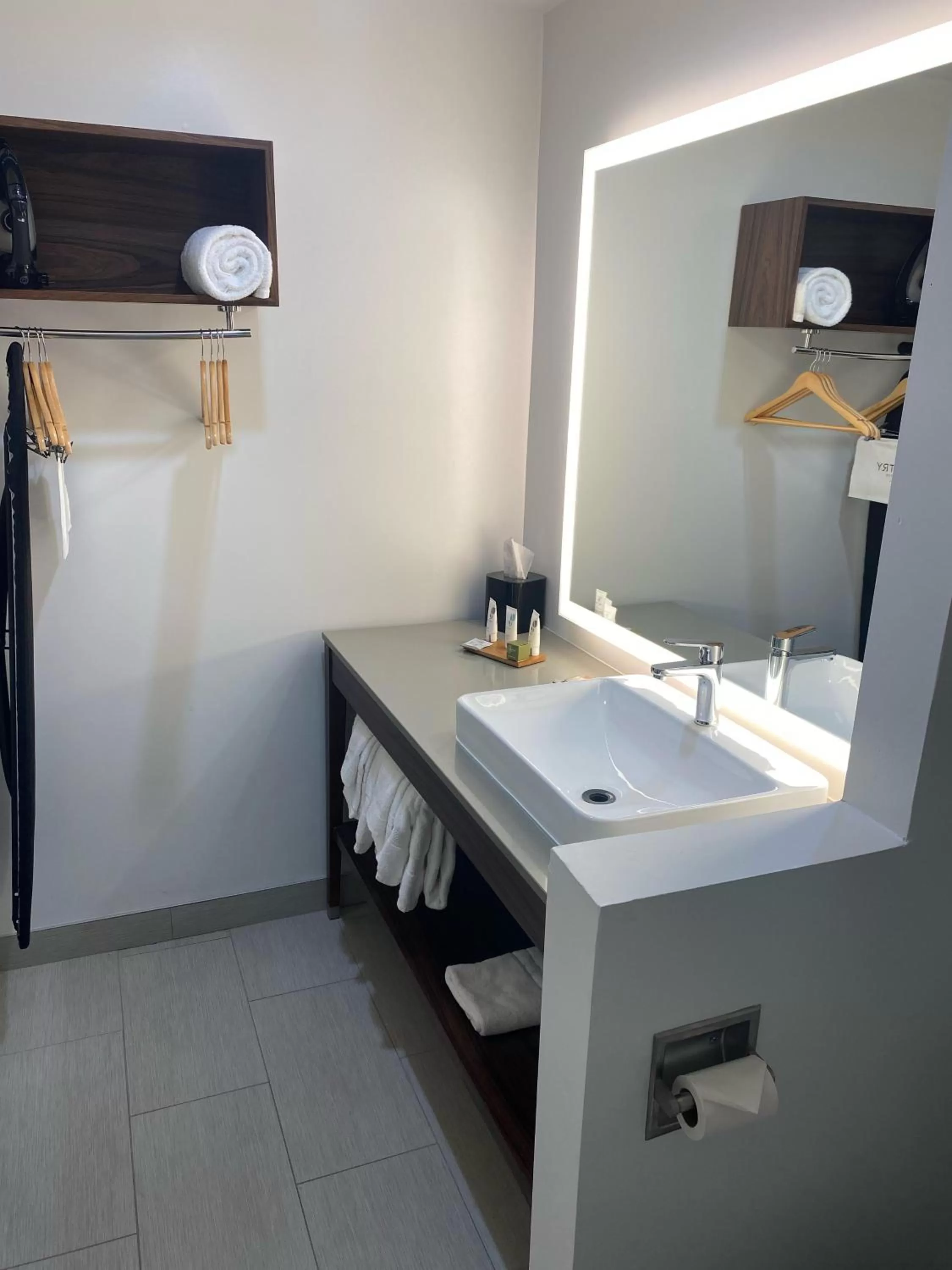 Bathroom in Country Inn & Suites by Radisson, Vallejo Napa Valley, CA