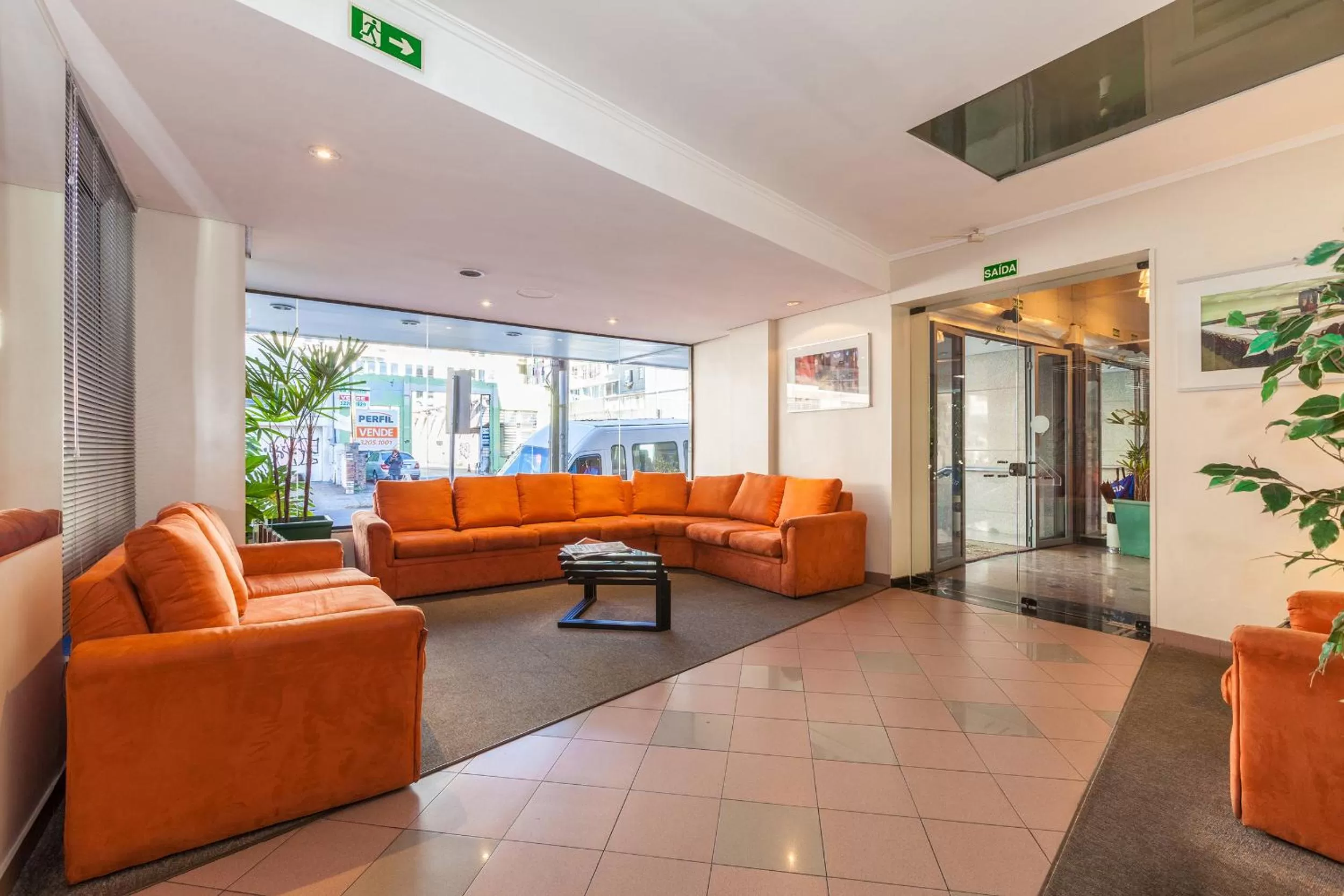 Communal lounge/ TV room, Lobby/Reception in Tri Hotel Smart Caxias