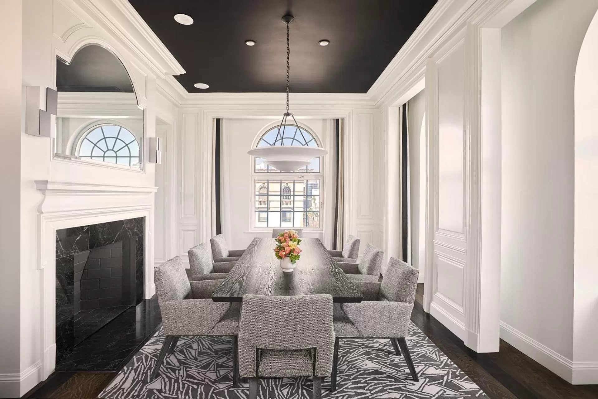 Dining area in Beverly Wilshire, A Four Seasons Hotel