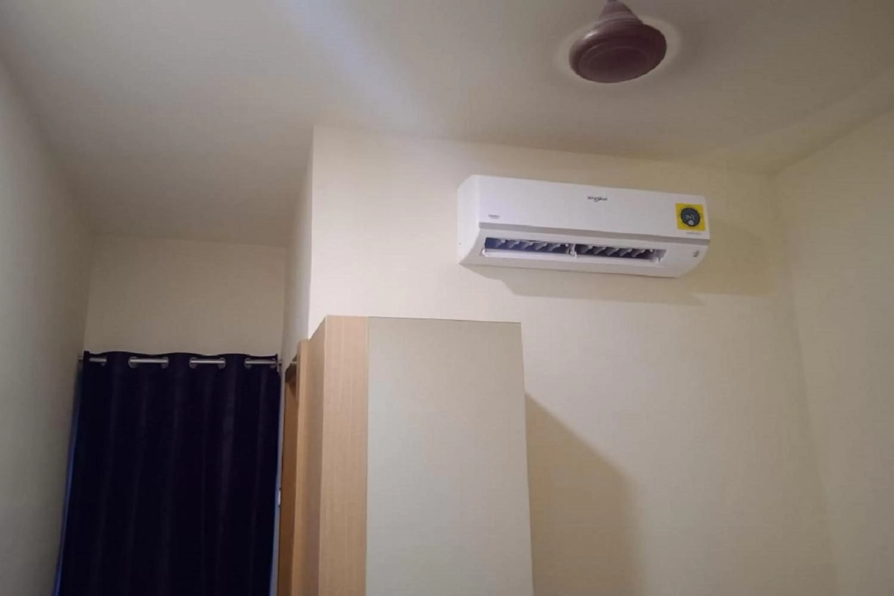 air conditioner in Nestlay Rooms Ambattur