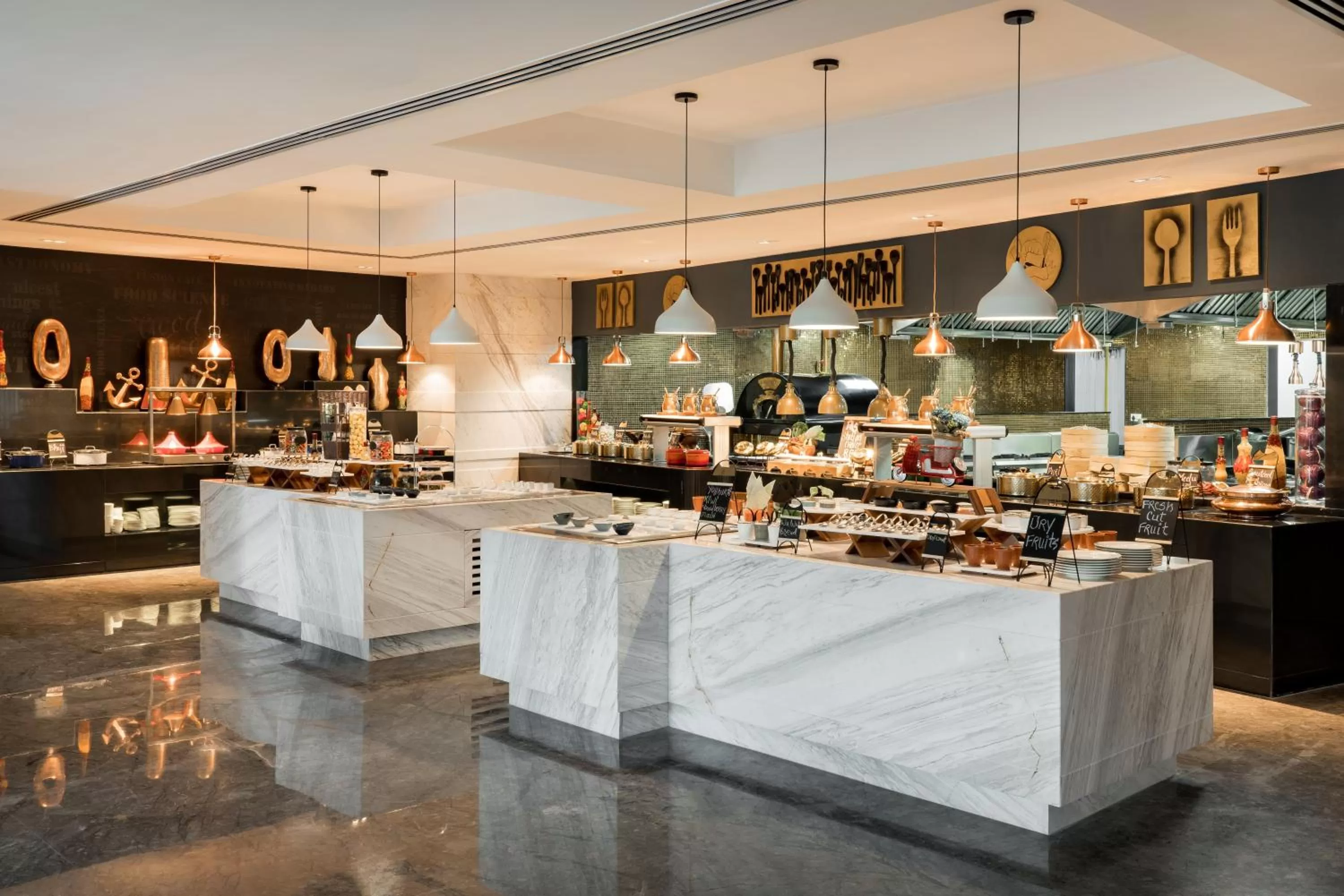 Restaurant/places to eat in Radisson Bhopal