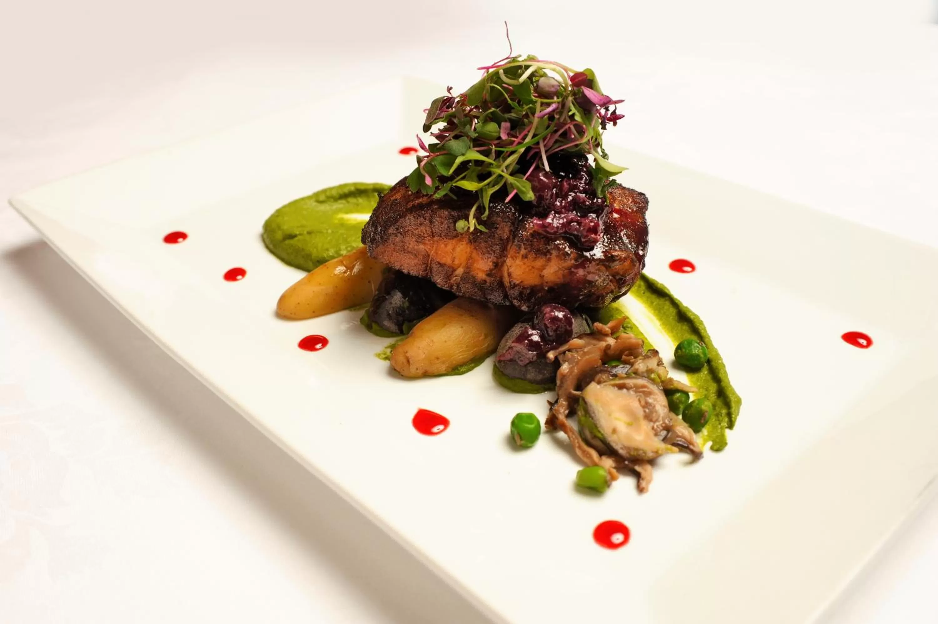 Food and drinks in The Hotel Captain Cook